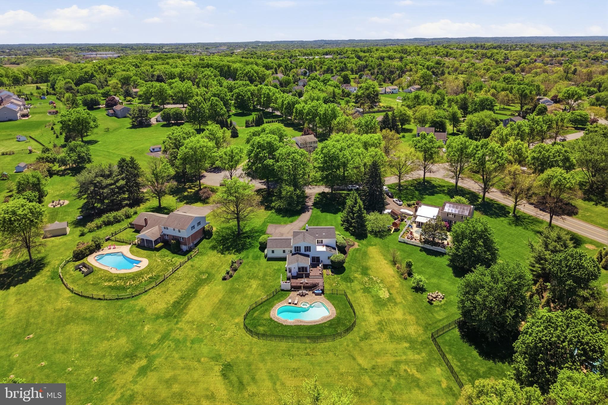 COUNTRY MEADOWS - Residential