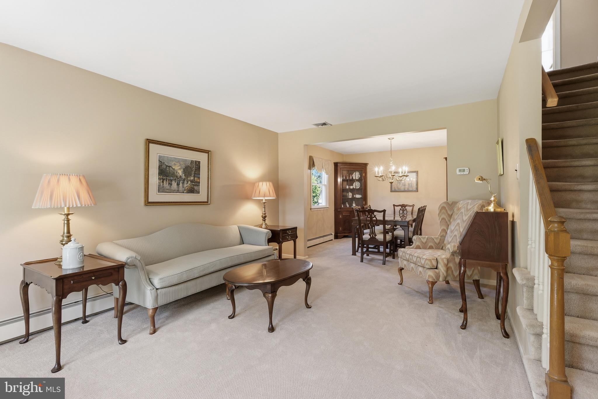 COUNTRY MEADOWS - Residential