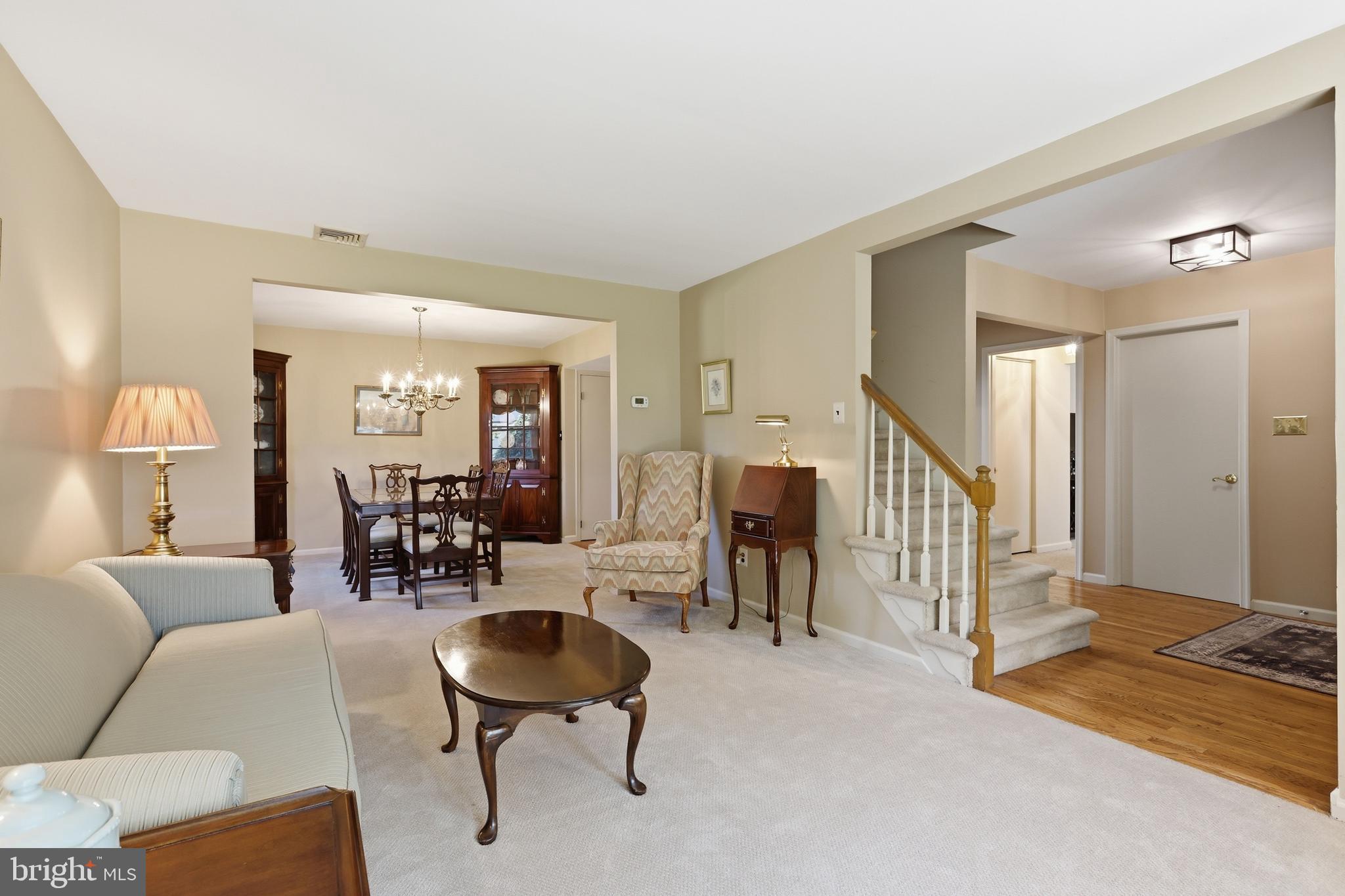 COUNTRY MEADOWS - Residential