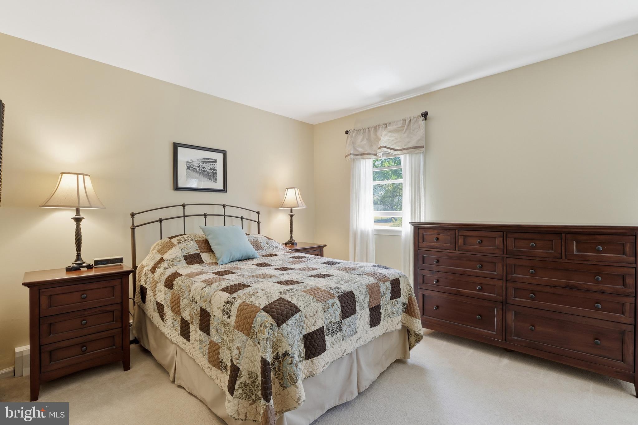 COUNTRY MEADOWS - Residential