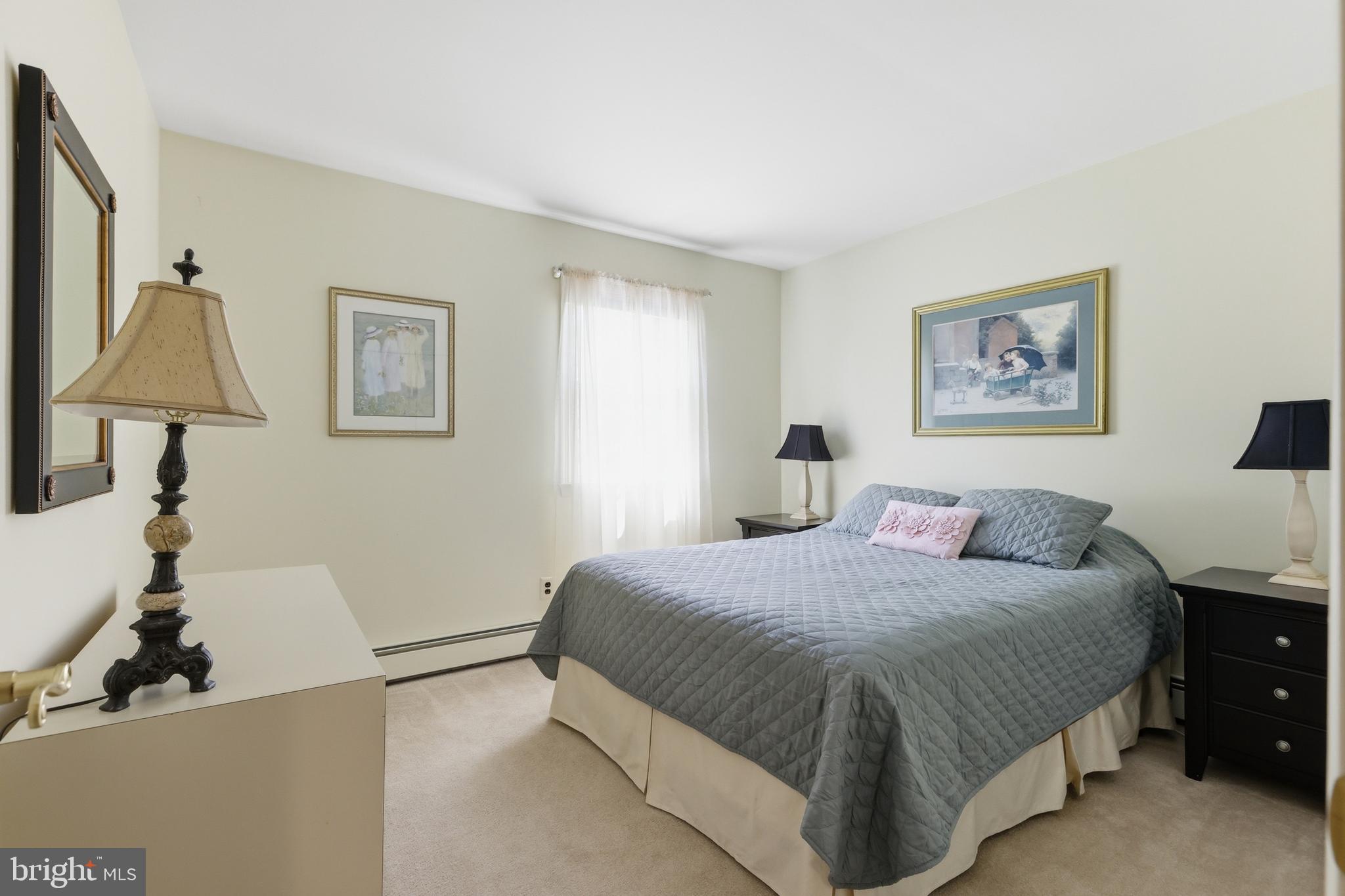 COUNTRY MEADOWS - Residential