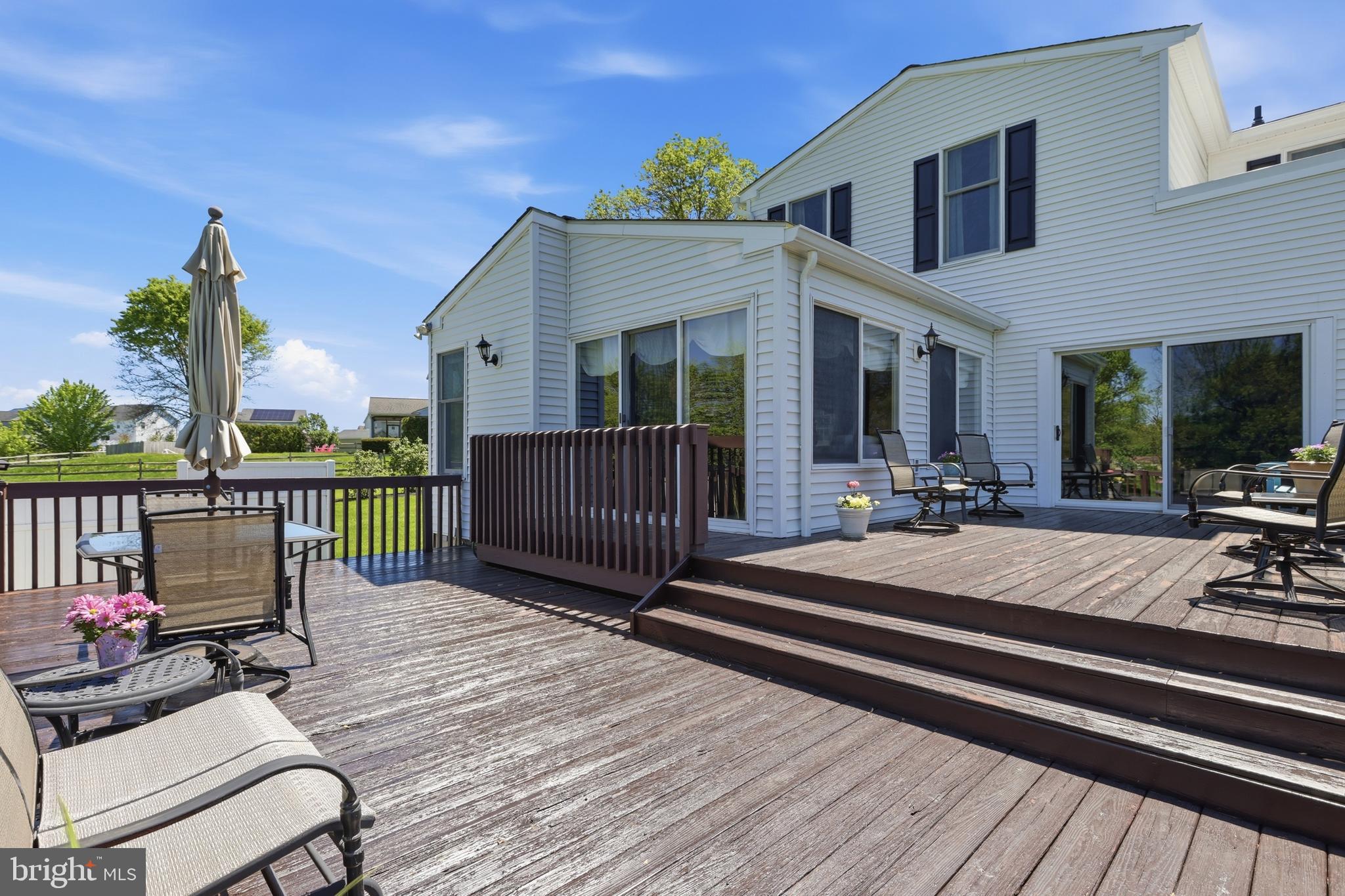 COUNTRY MEADOWS - Residential