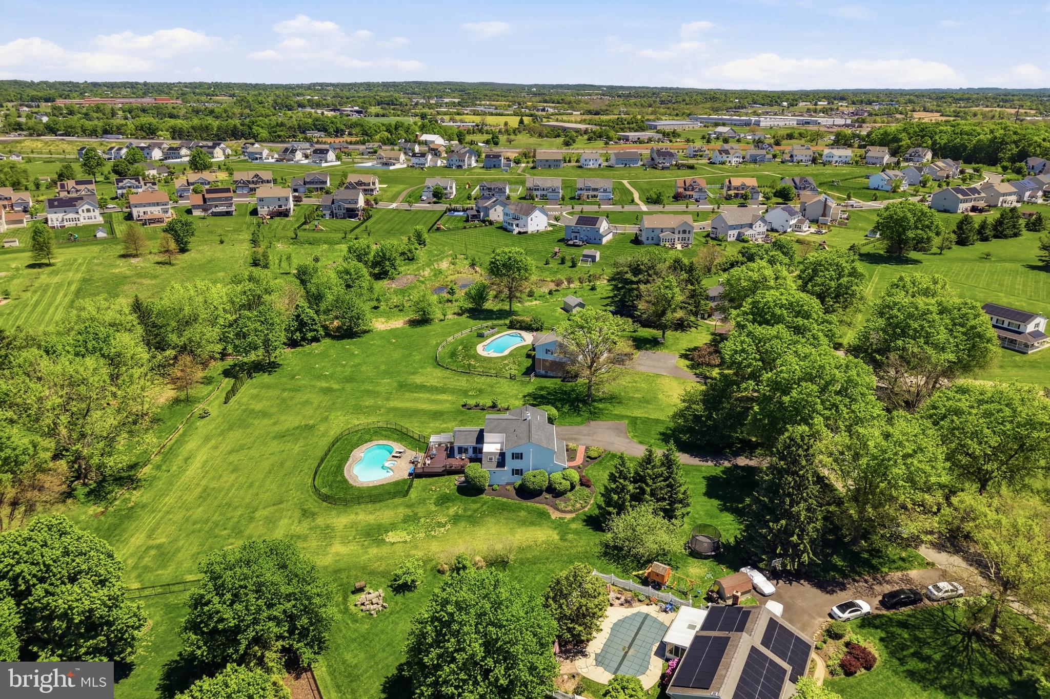 COUNTRY MEADOWS - Residential