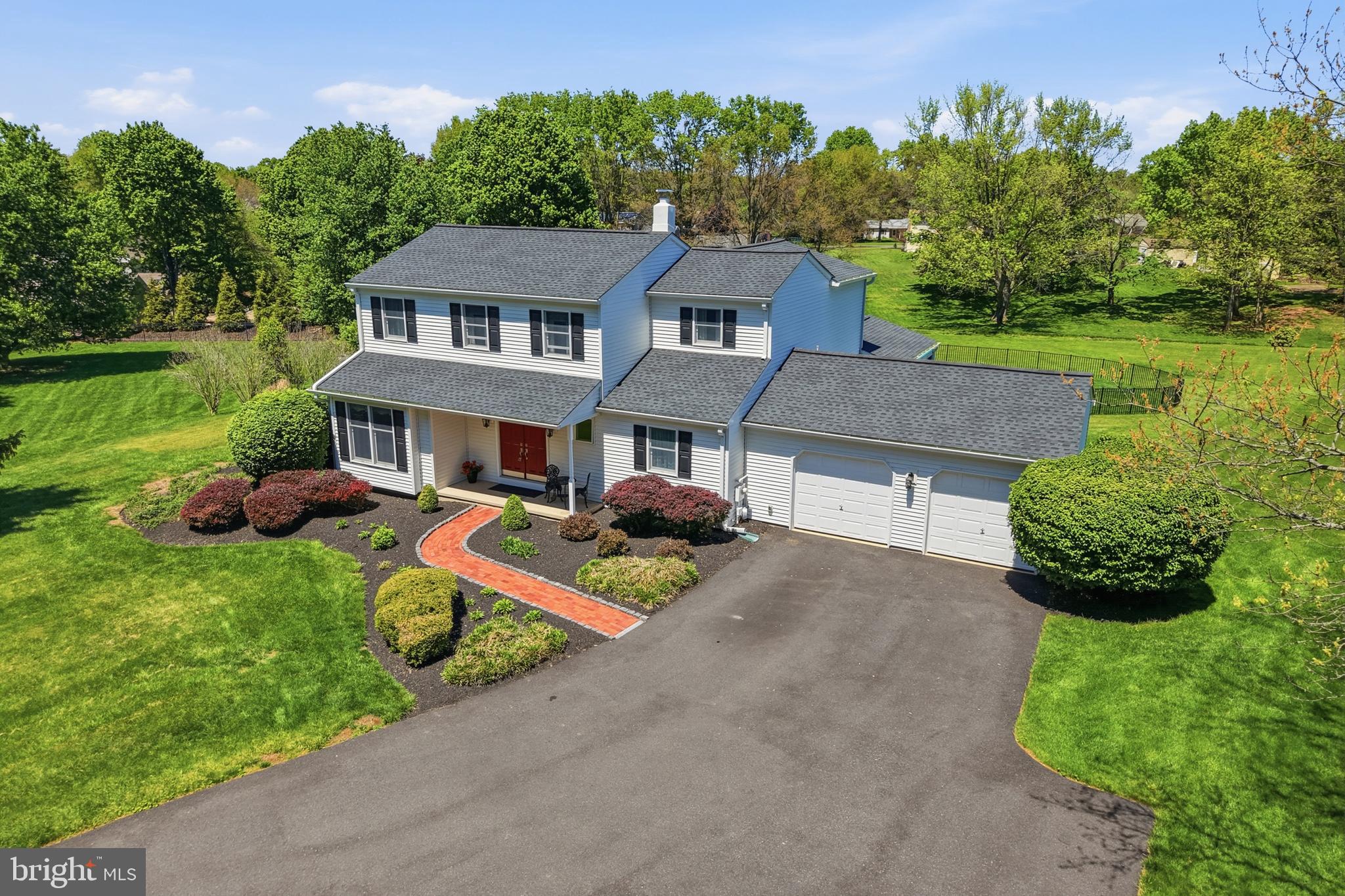 COUNTRY MEADOWS - Residential