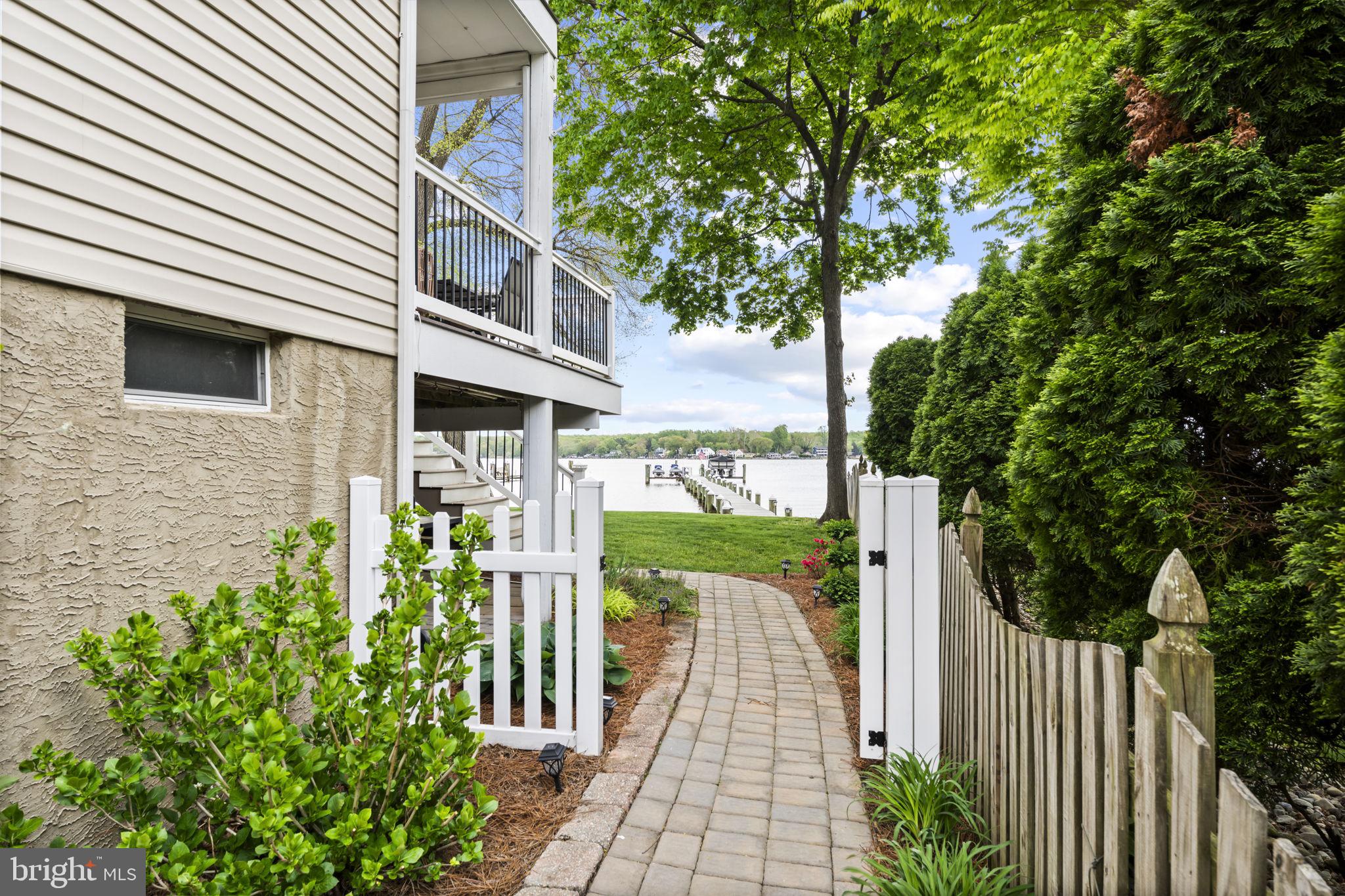 WOODCREST SHORES - Residential