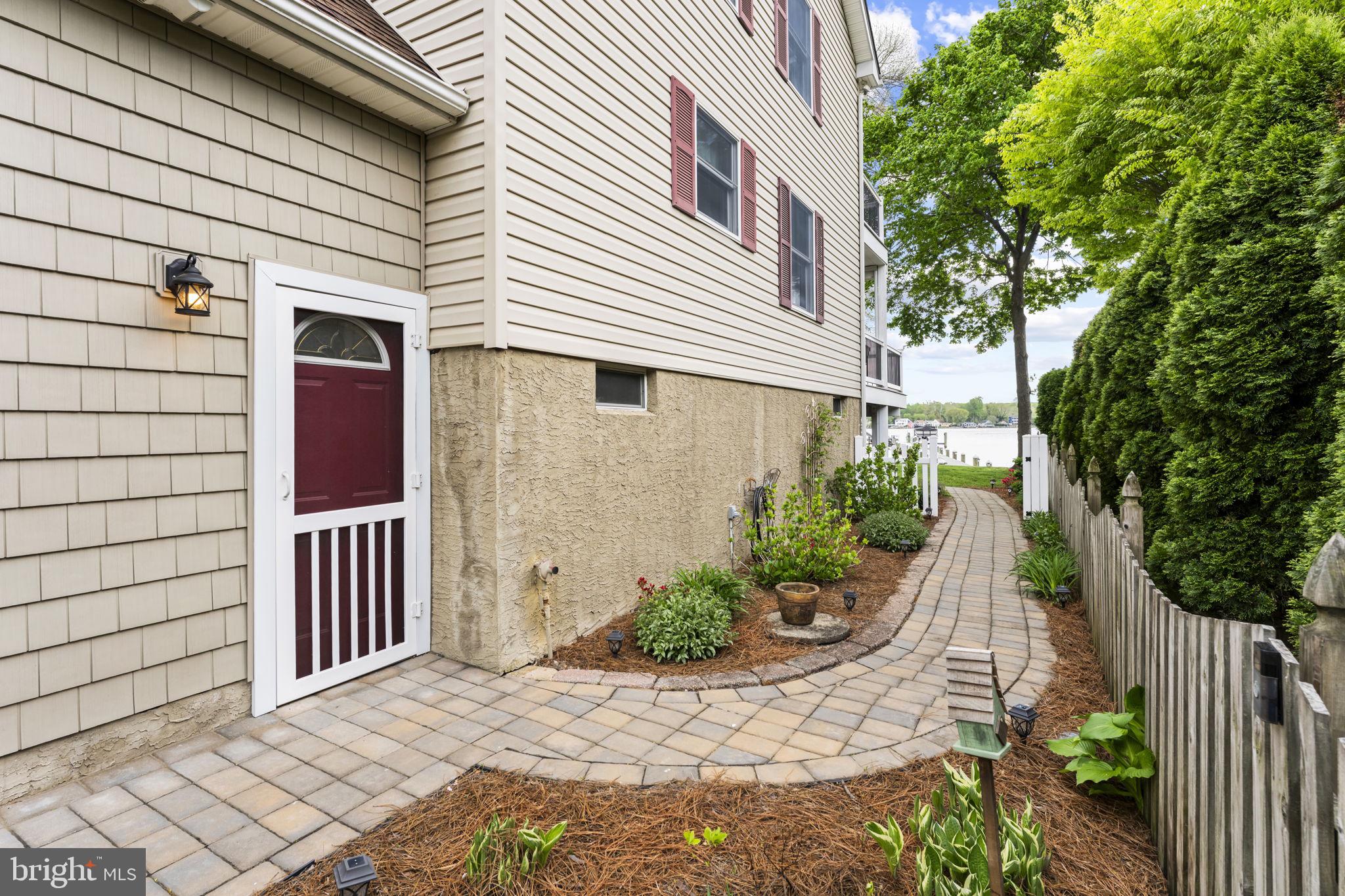 WOODCREST SHORES - Residential