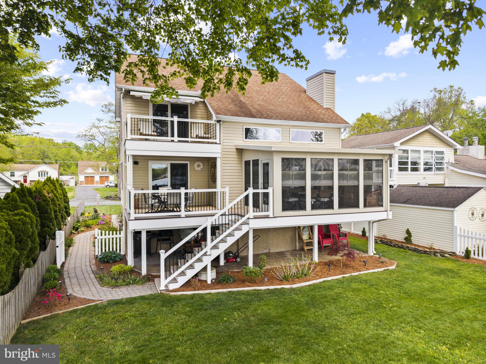 WOODCREST SHORES - Residential