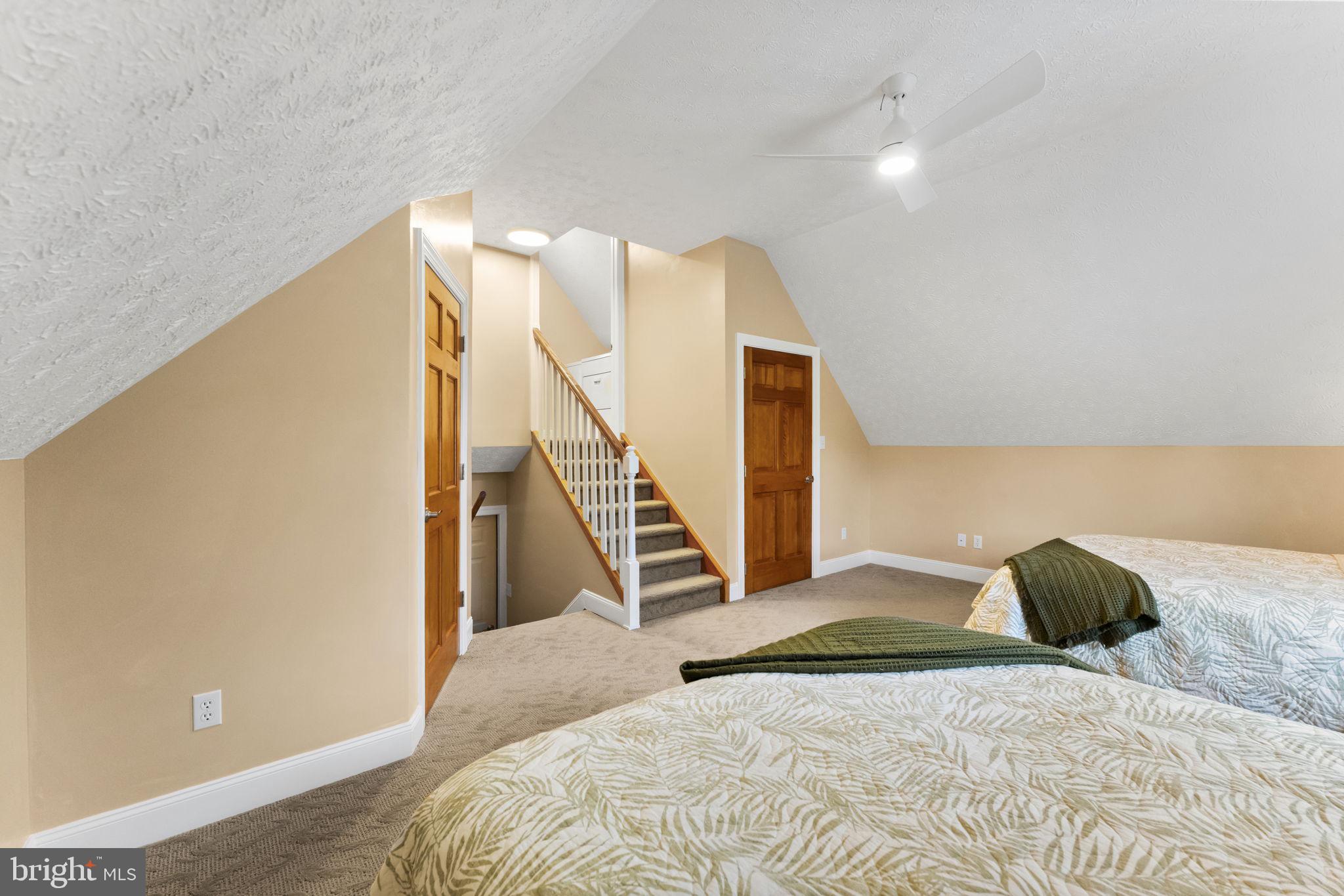 WOODCREST SHORES - Residential