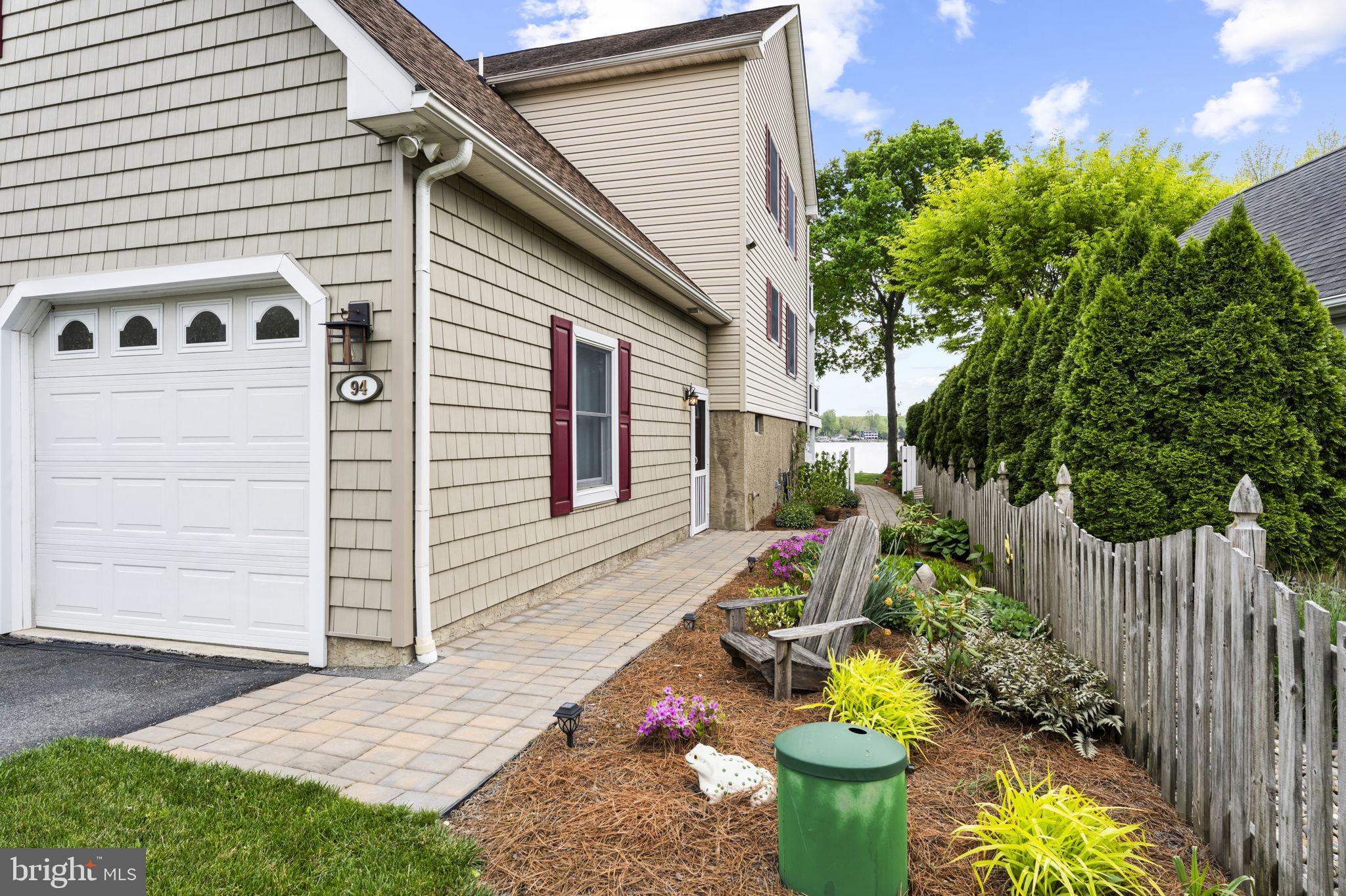 WOODCREST SHORES - Residential