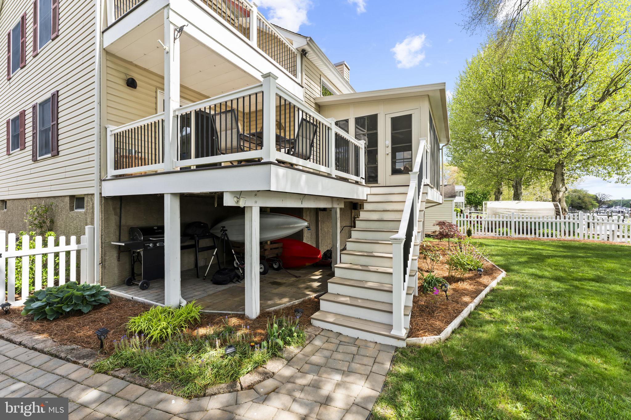 WOODCREST SHORES - Residential