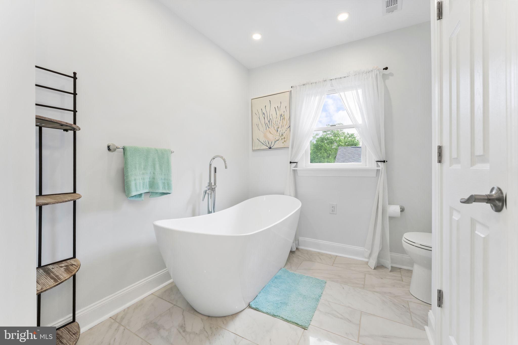 WOODCREST SHORES - Residential