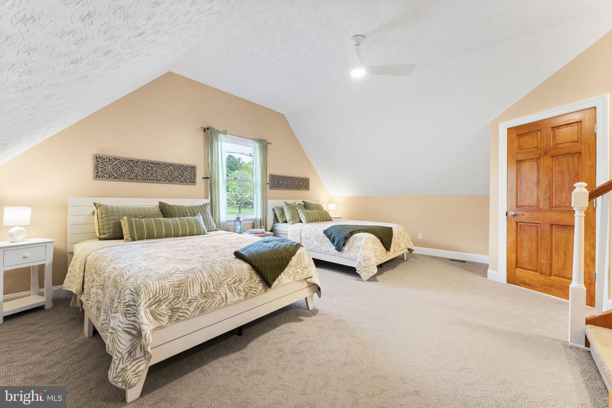 WOODCREST SHORES - Residential