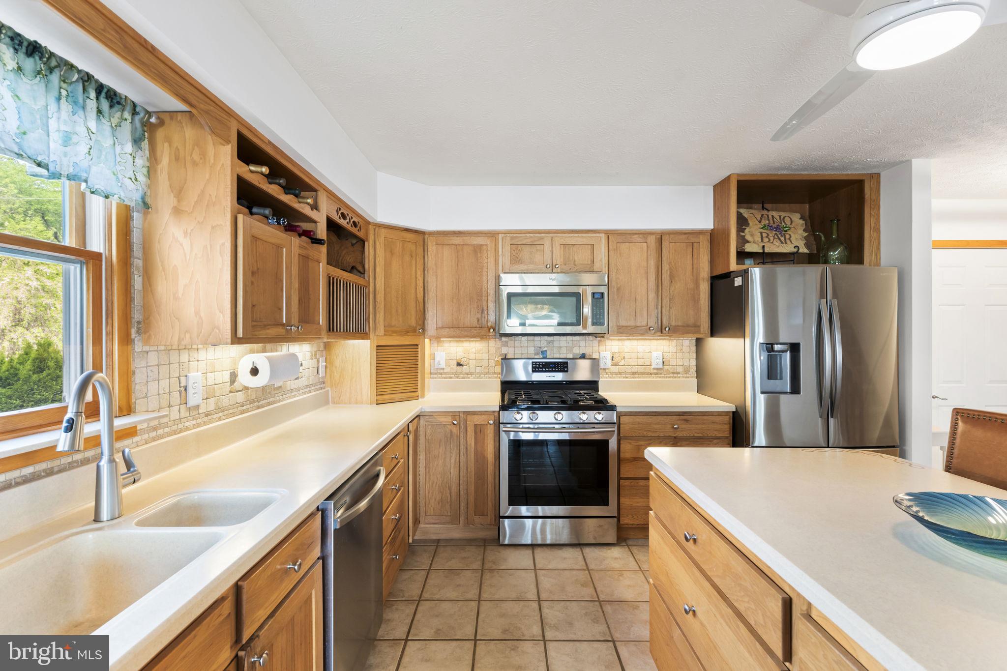 WOODCREST SHORES - Residential