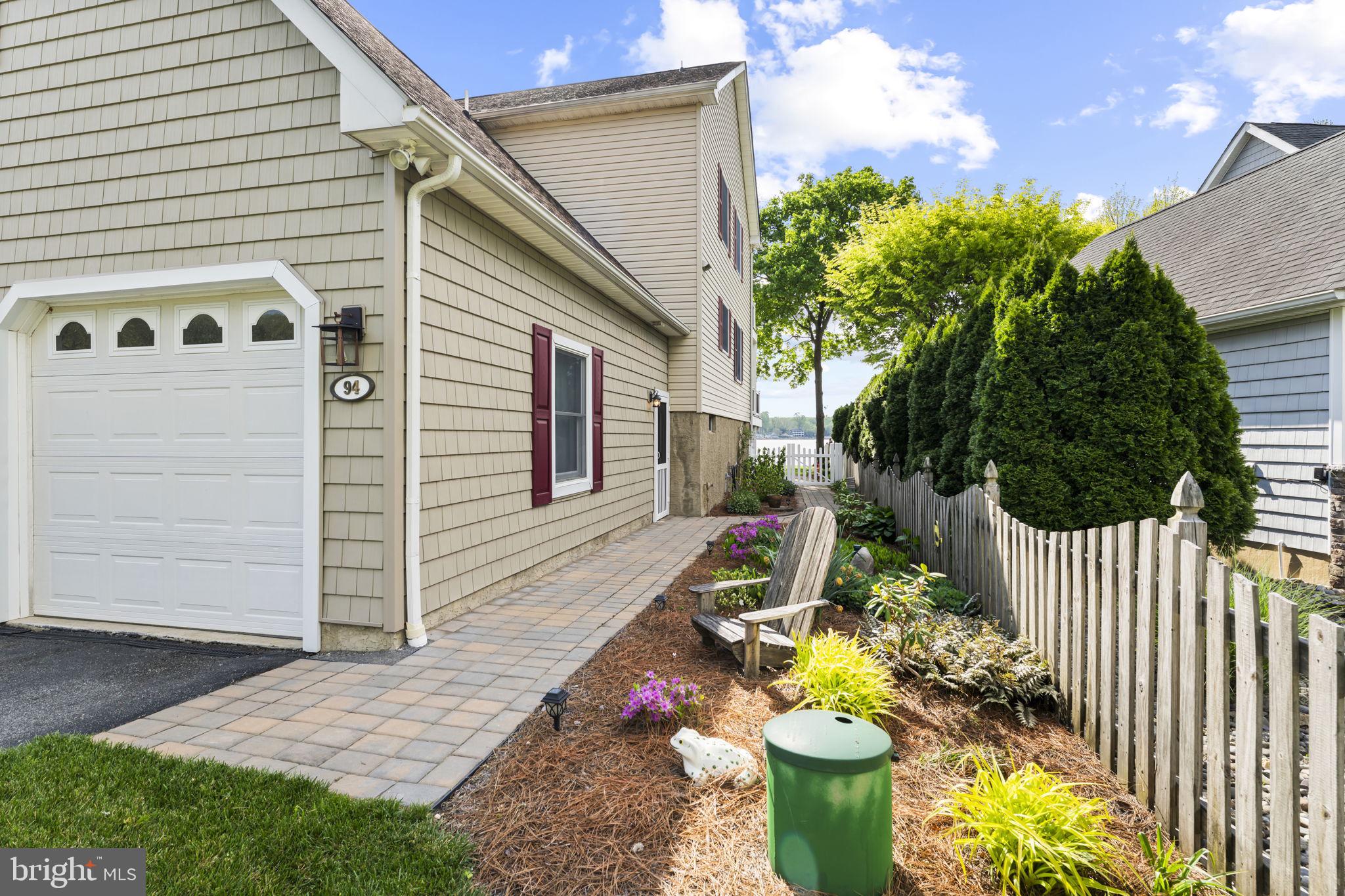 WOODCREST SHORES - Residential