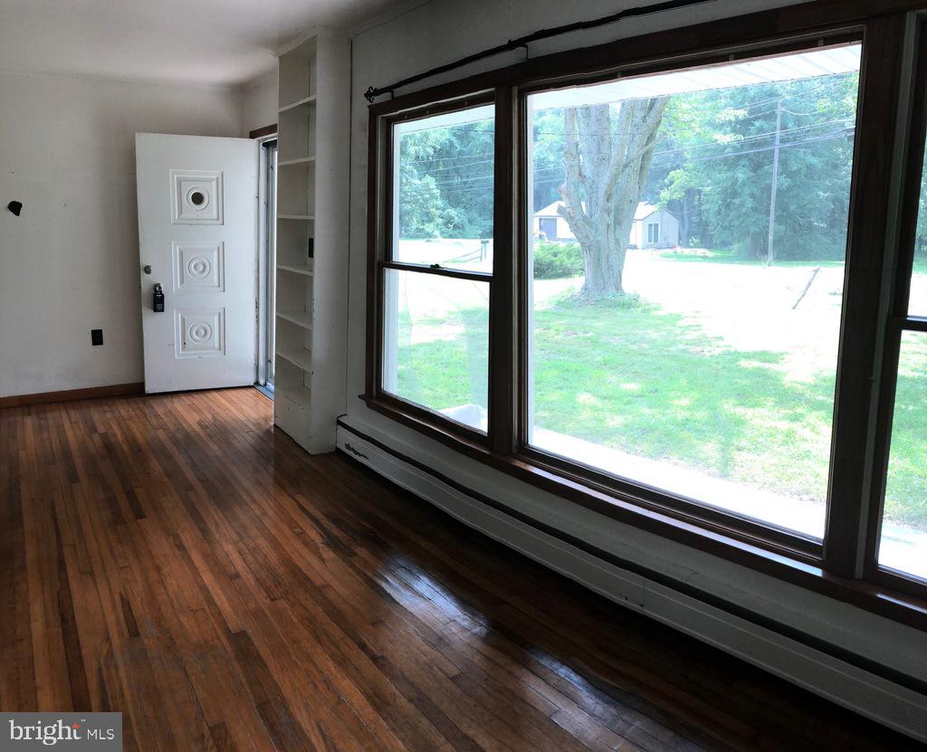 ROBIN HOOD MANOR - Residential