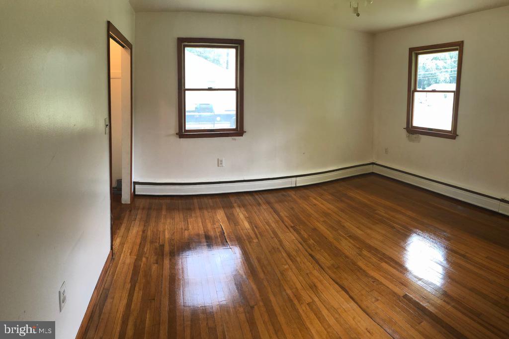 ROBIN HOOD MANOR - Residential