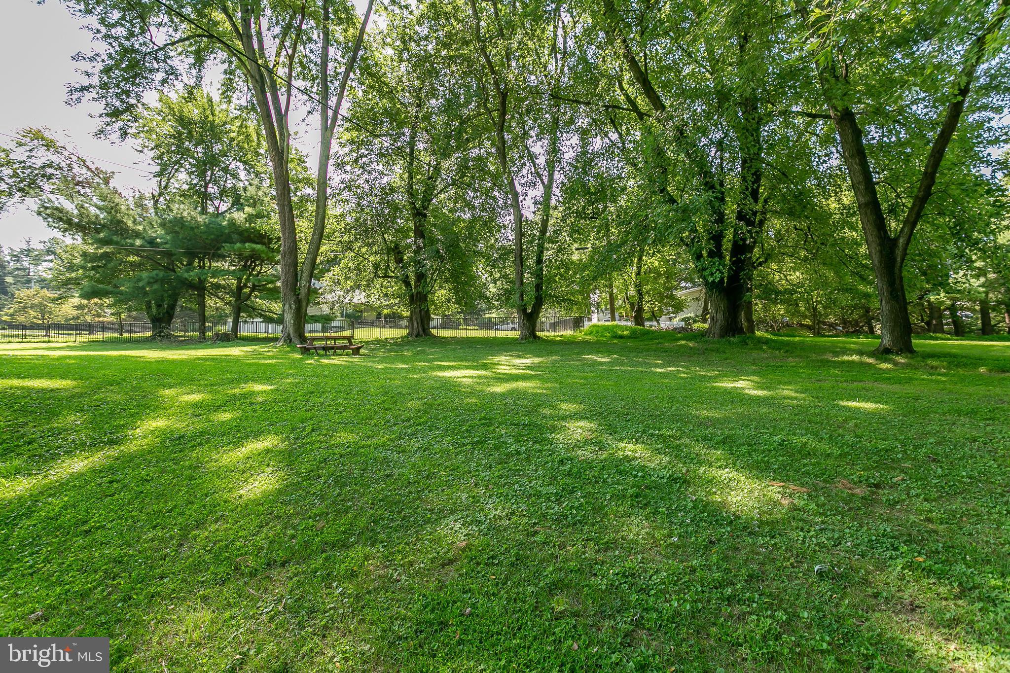 EDEN ROCK - Residential