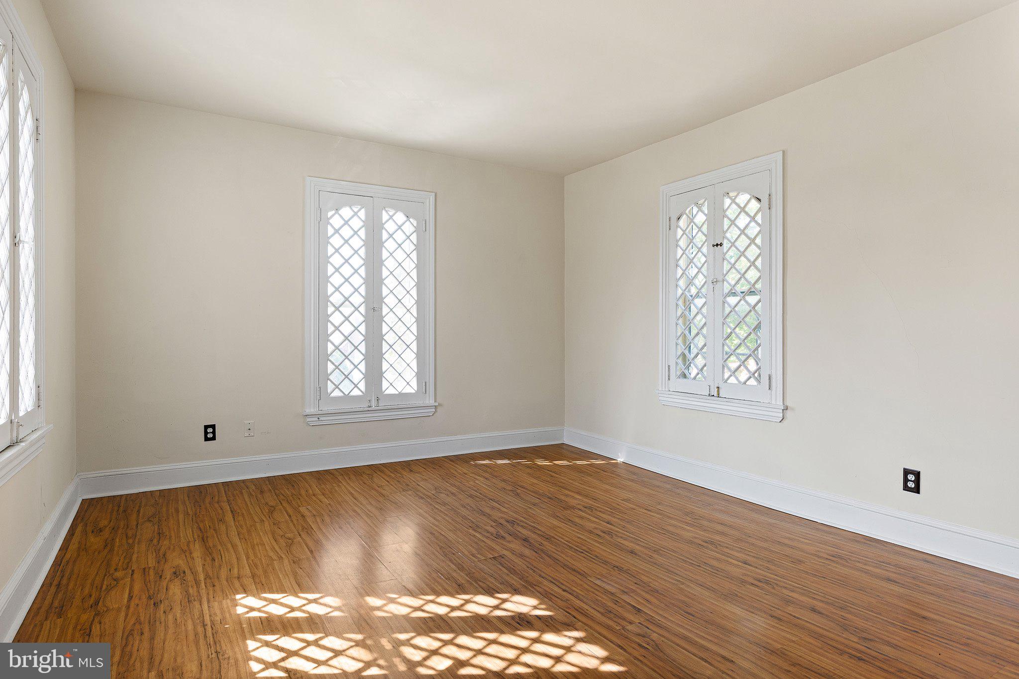 1306 DELAWARE AVENUE 6