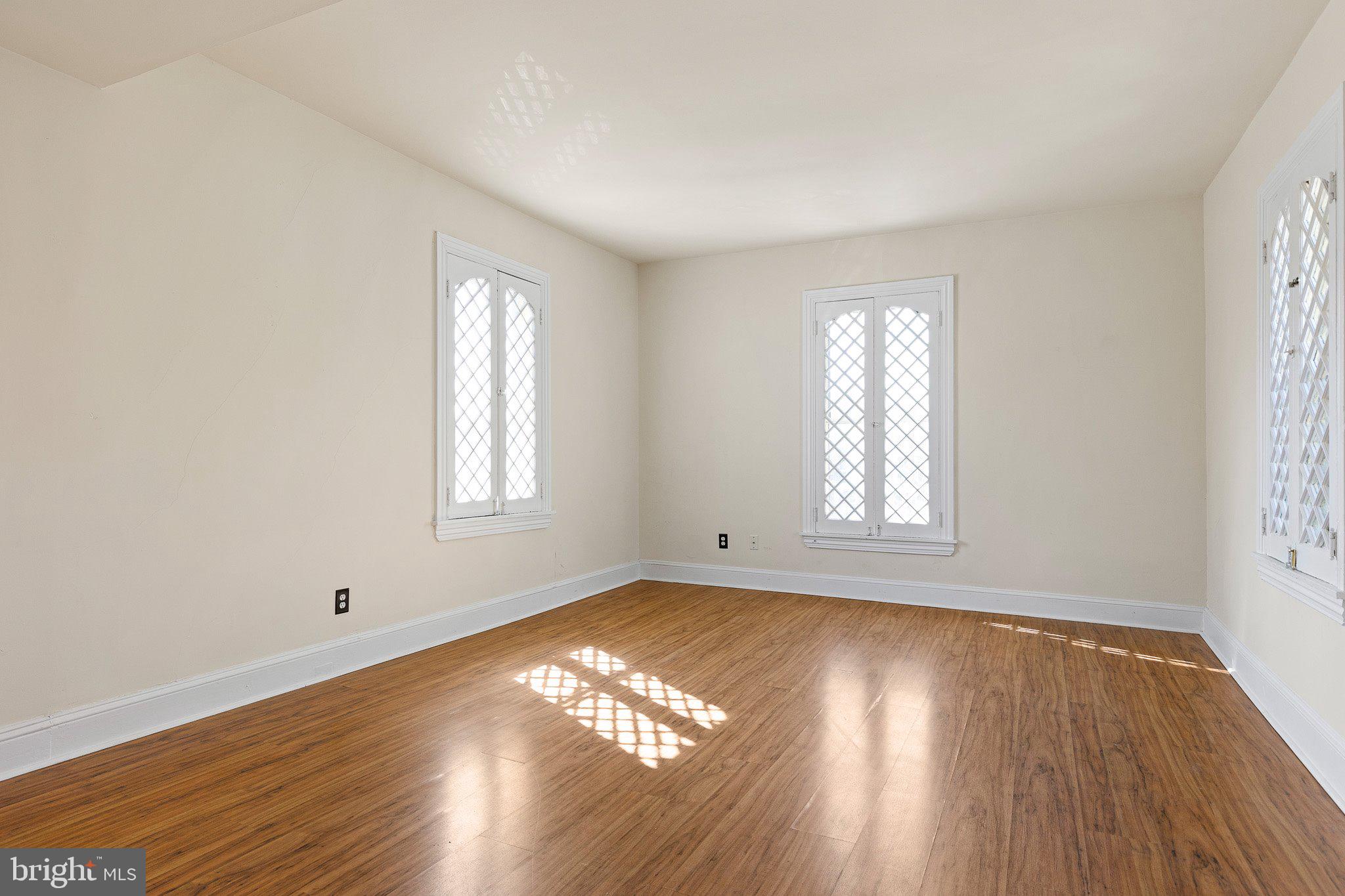 1306 DELAWARE AVENUE 6
