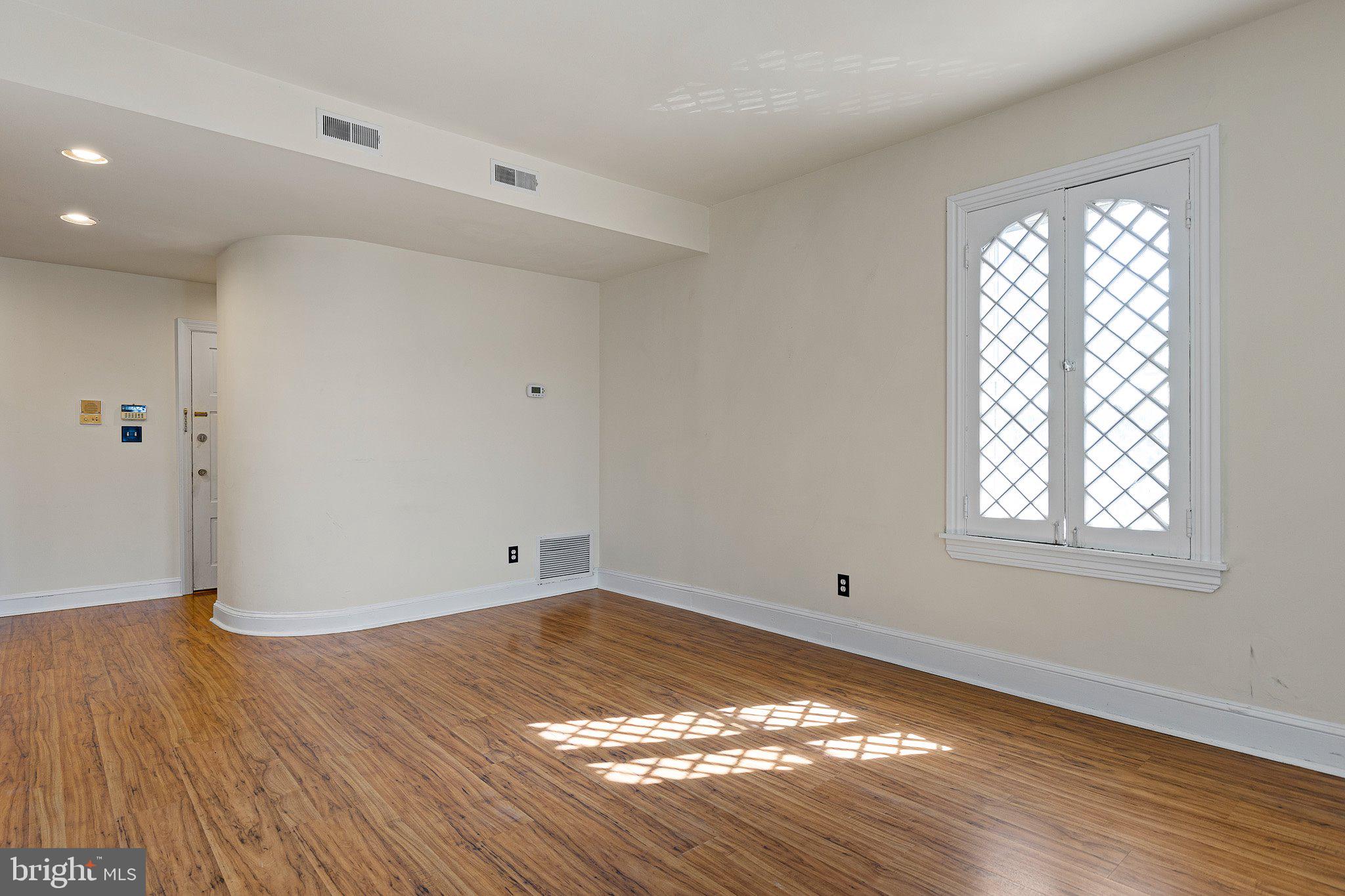 1306 DELAWARE AVENUE 6