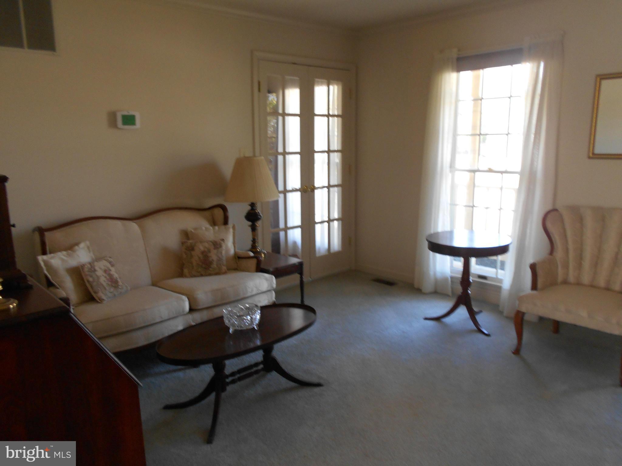 SEVEN OAKS - Residential