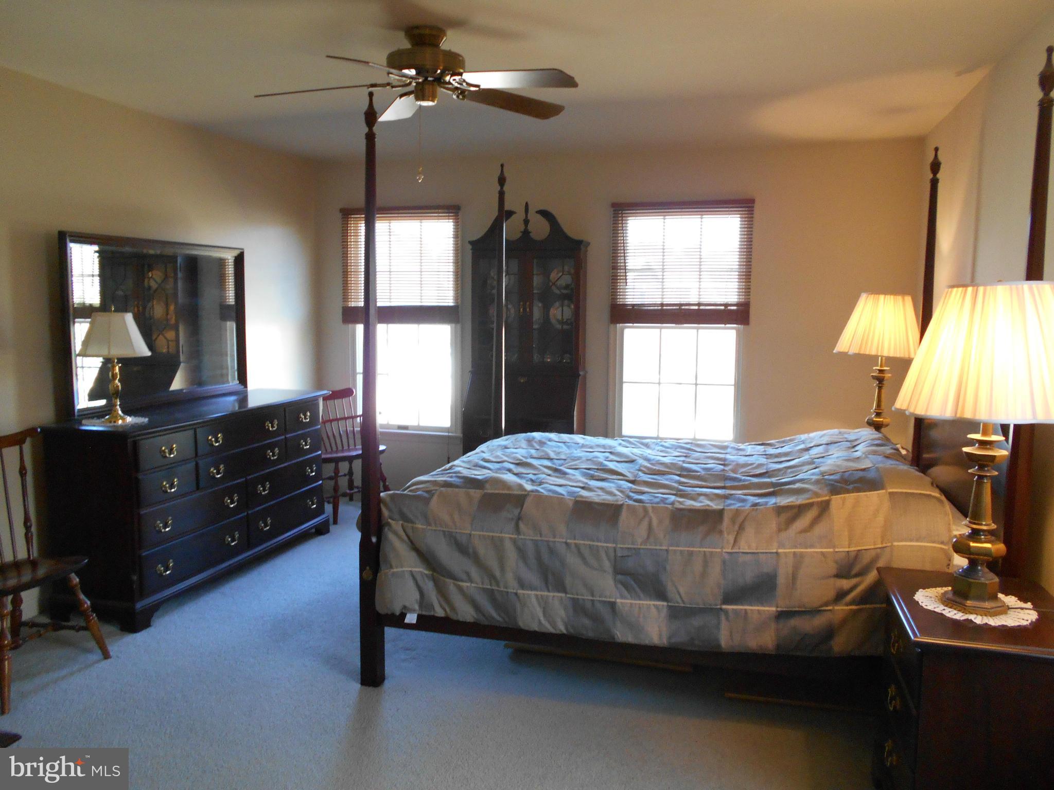 SEVEN OAKS - Residential