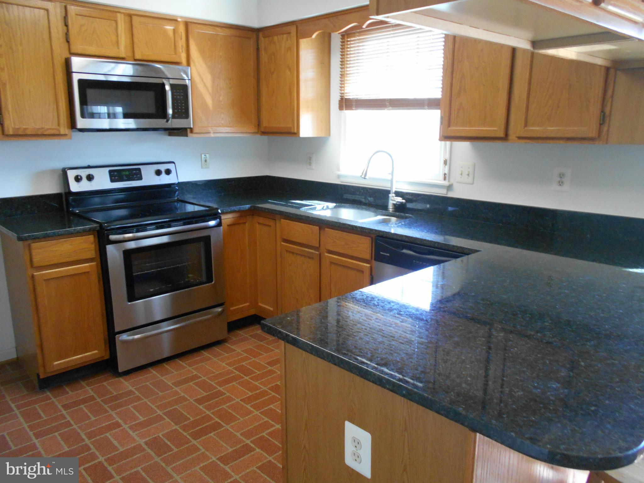 SEVEN OAKS - Residential