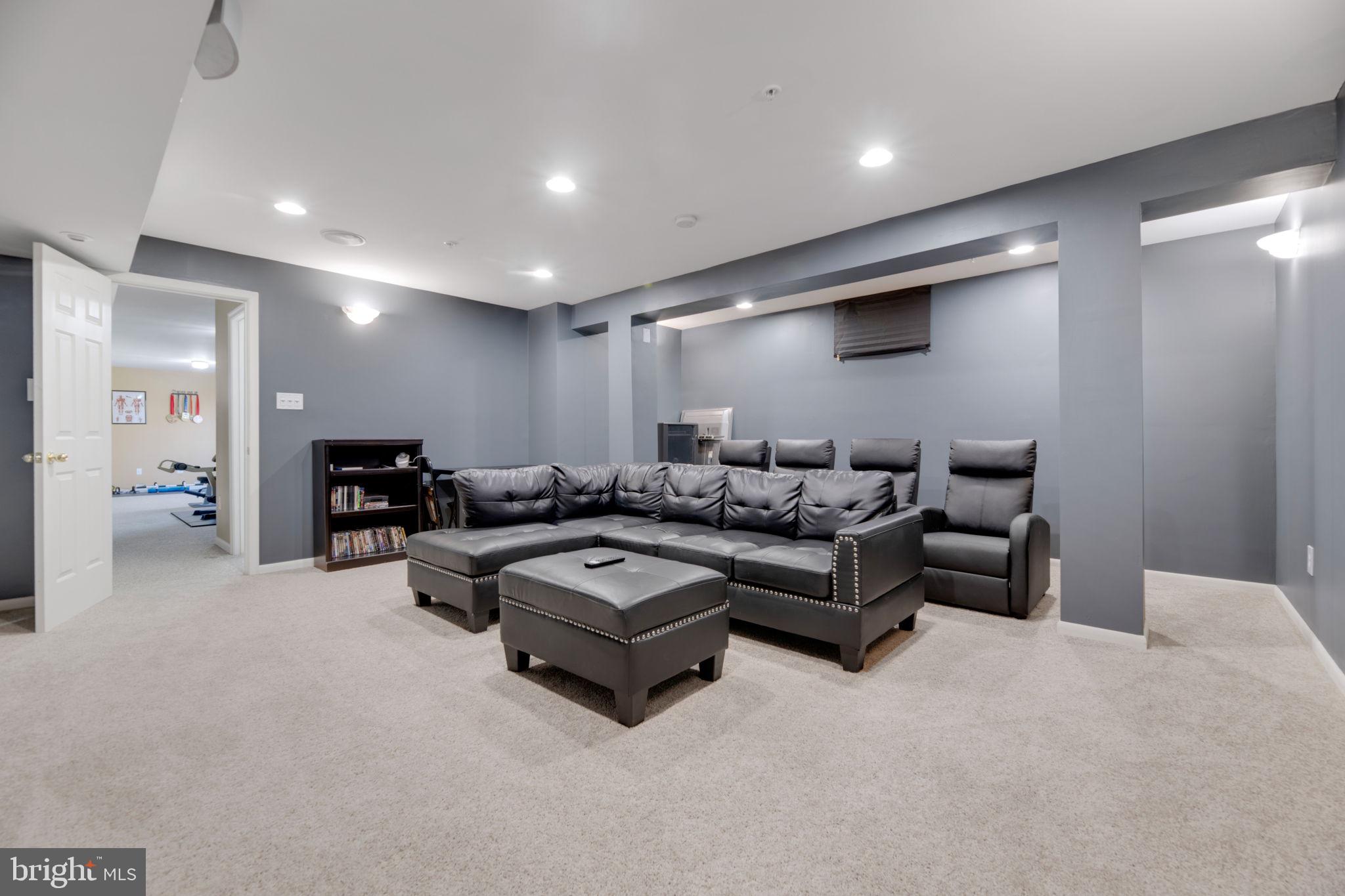 TANTALLON SQUARE - Residential