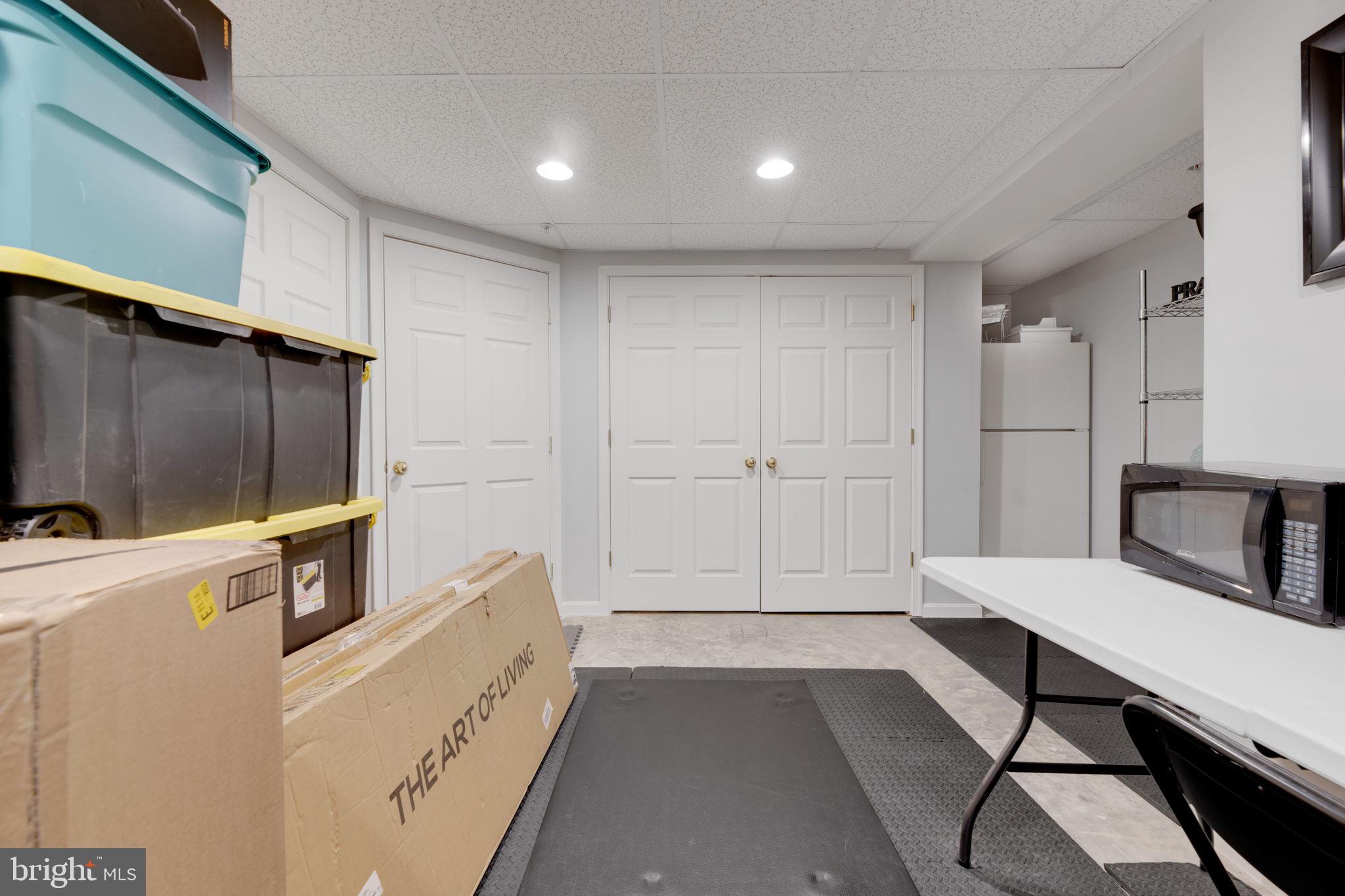 TANTALLON SQUARE - Residential