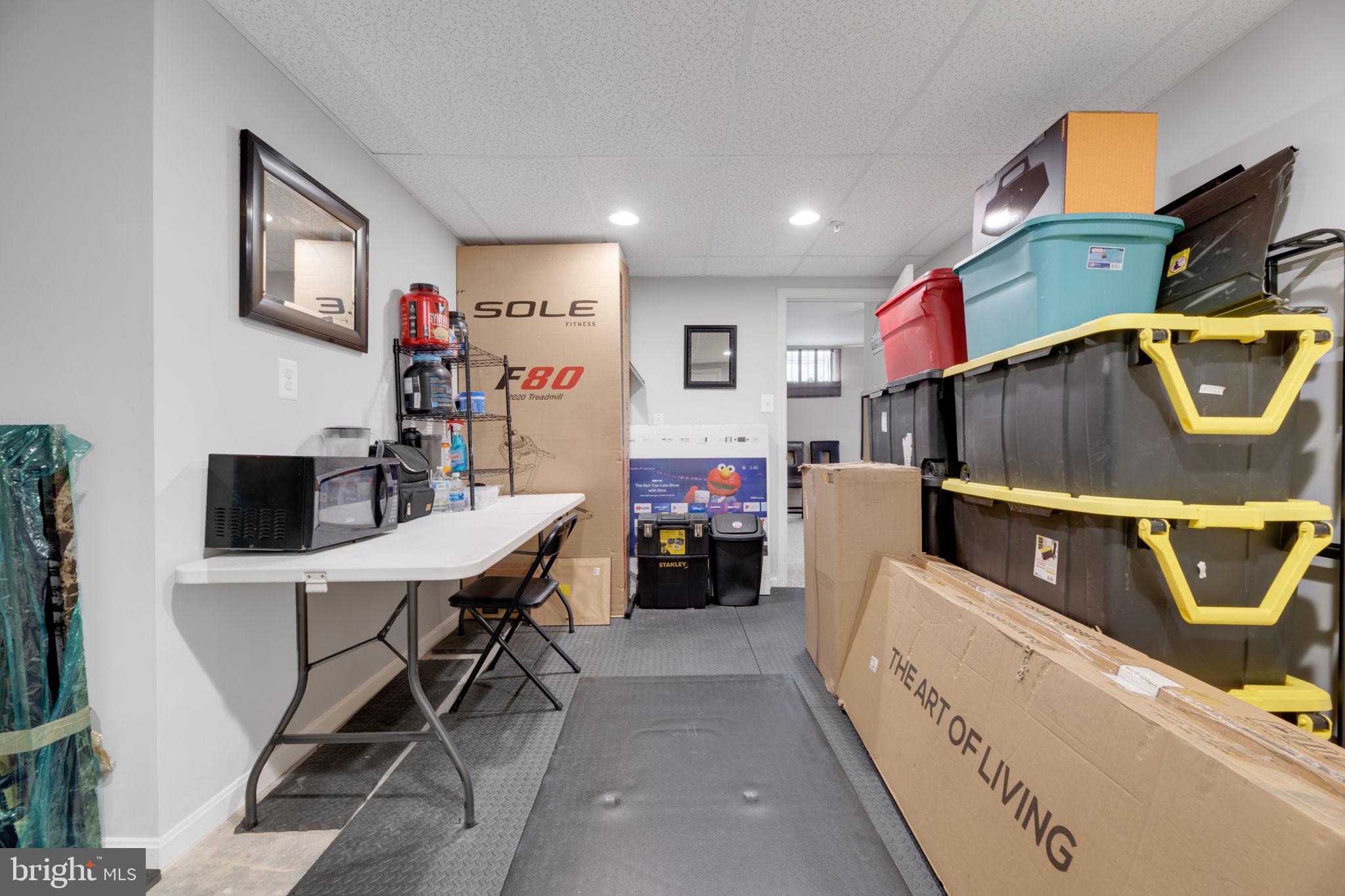 TANTALLON SQUARE - Residential