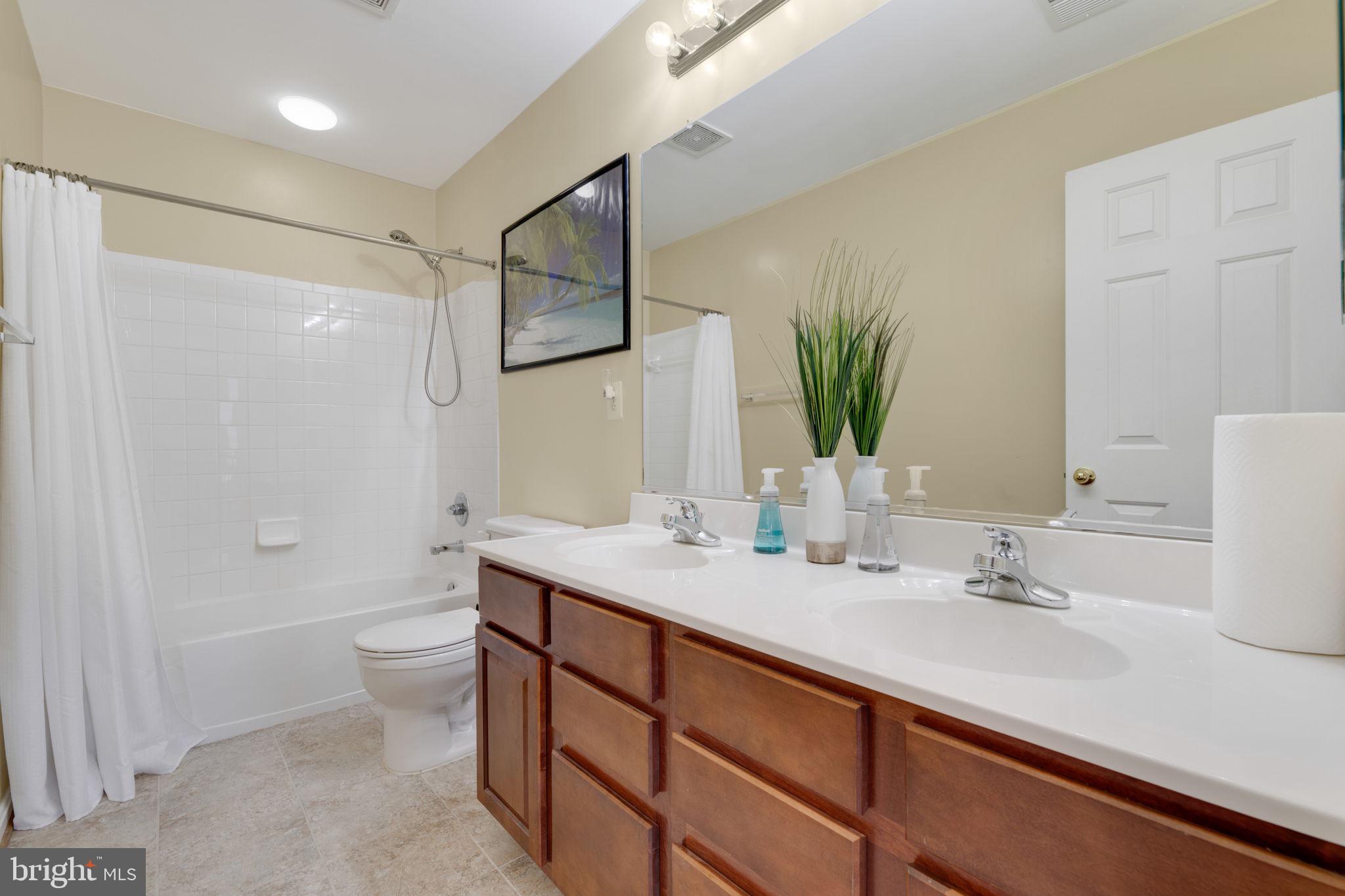 TANTALLON SQUARE - Residential