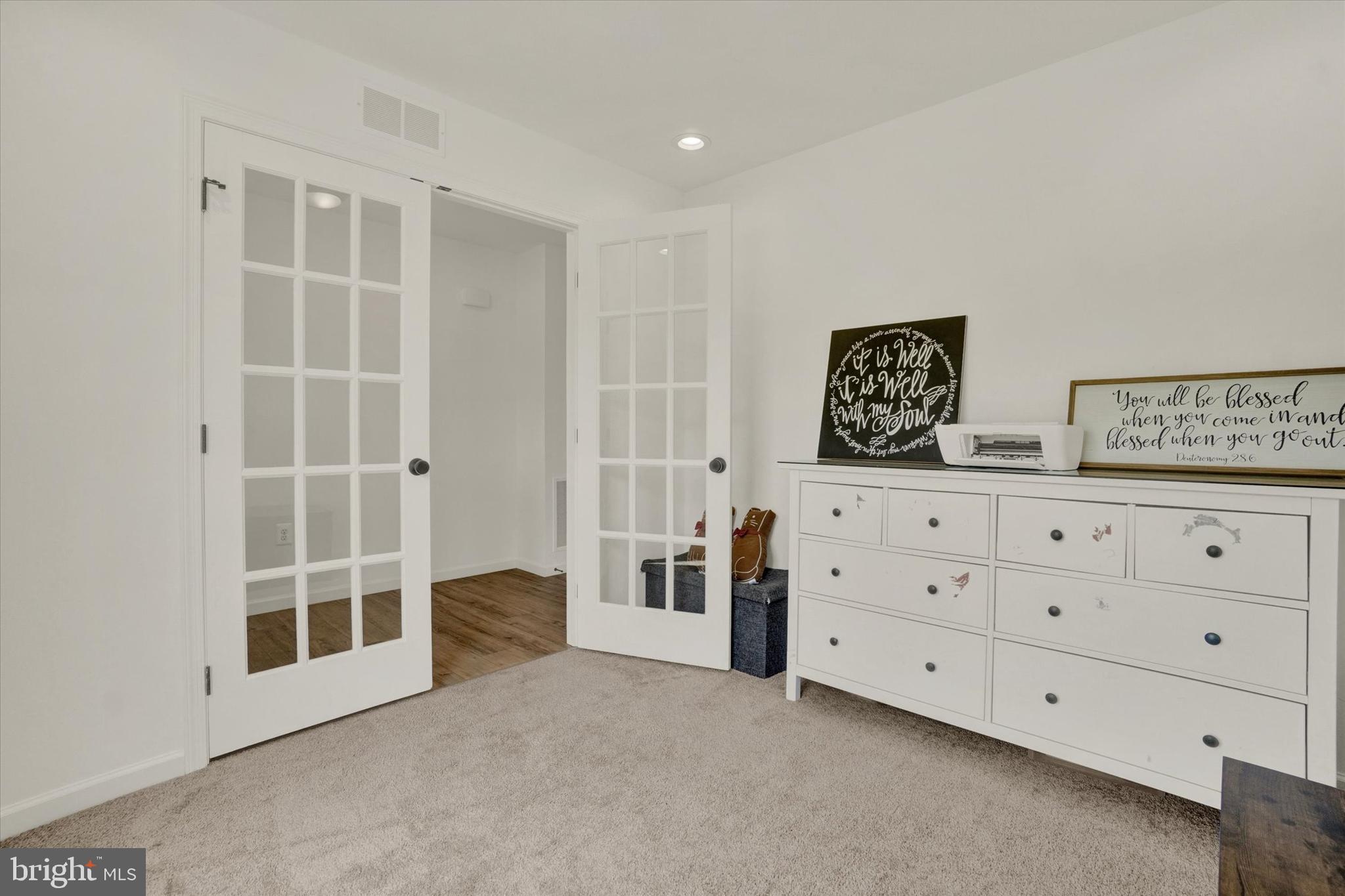 KURTZ SCHOOL VILLAS - Residential