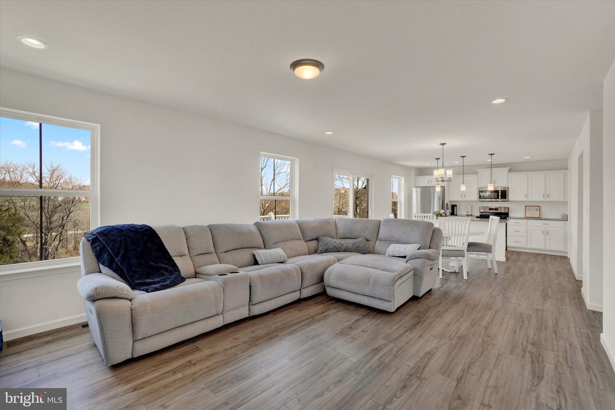 KURTZ SCHOOL VILLAS - Residential