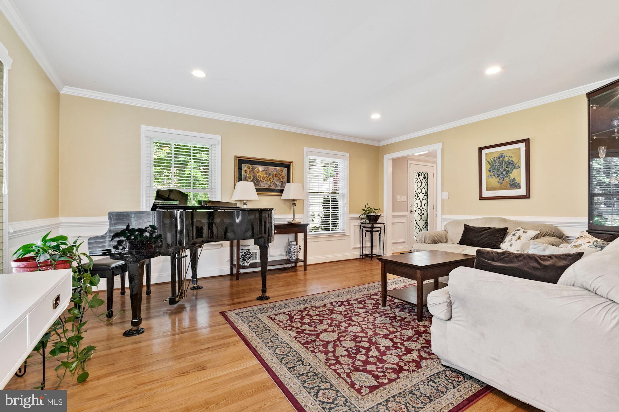 MONTGOMERY SQUARE - Residential Lease