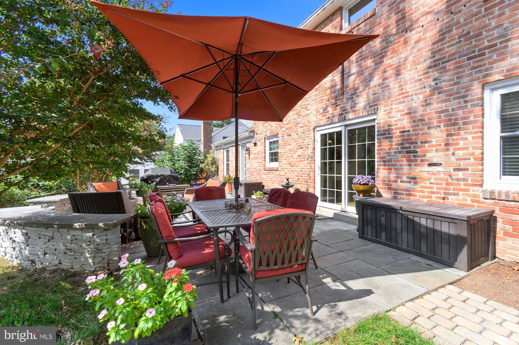 MONTGOMERY SQUARE - Residential Lease