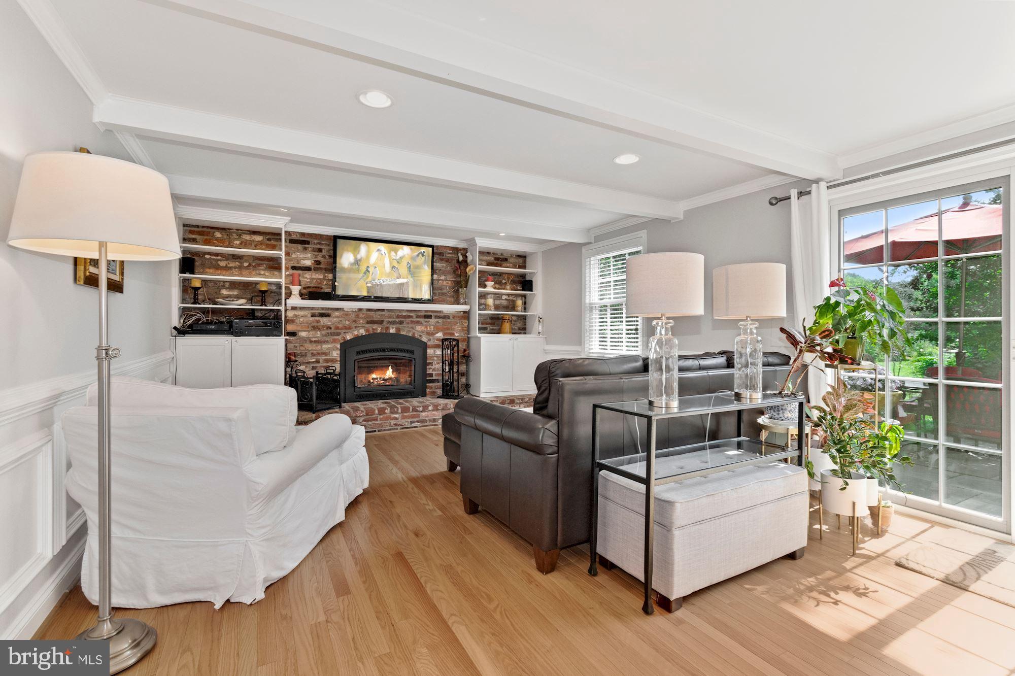 MONTGOMERY SQUARE - Residential Lease