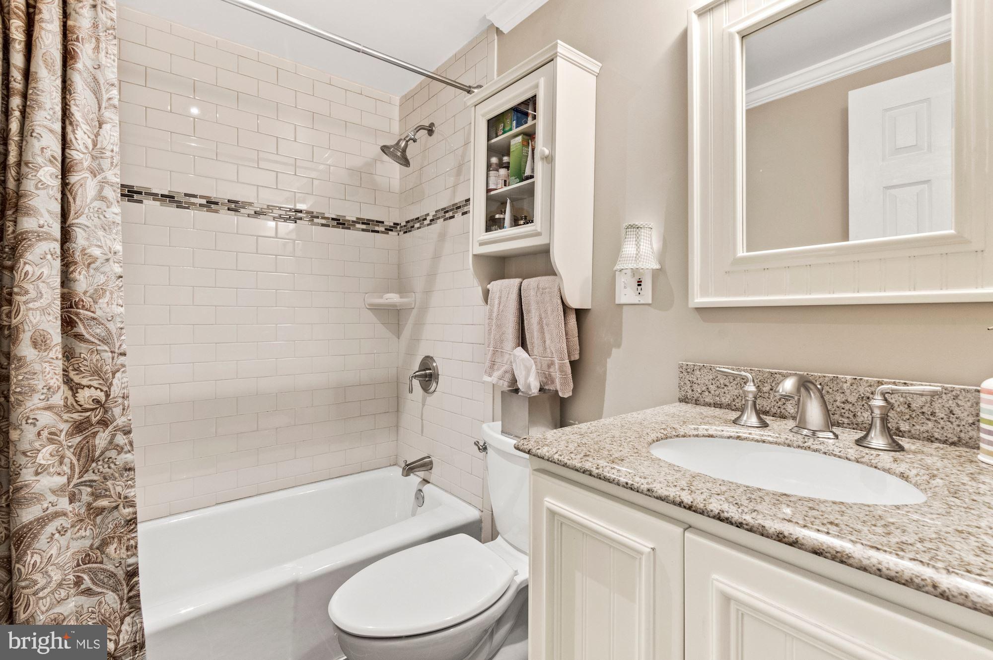 MONTGOMERY SQUARE - Residential Lease