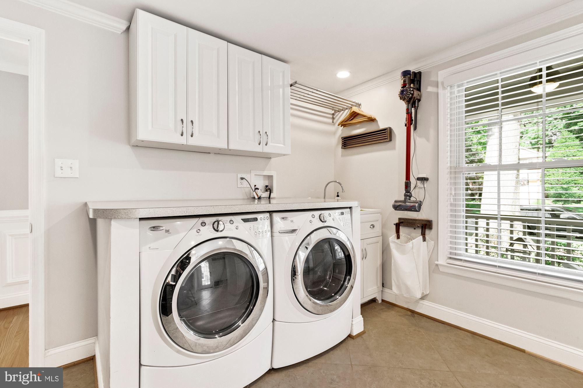 MONTGOMERY SQUARE - Residential Lease