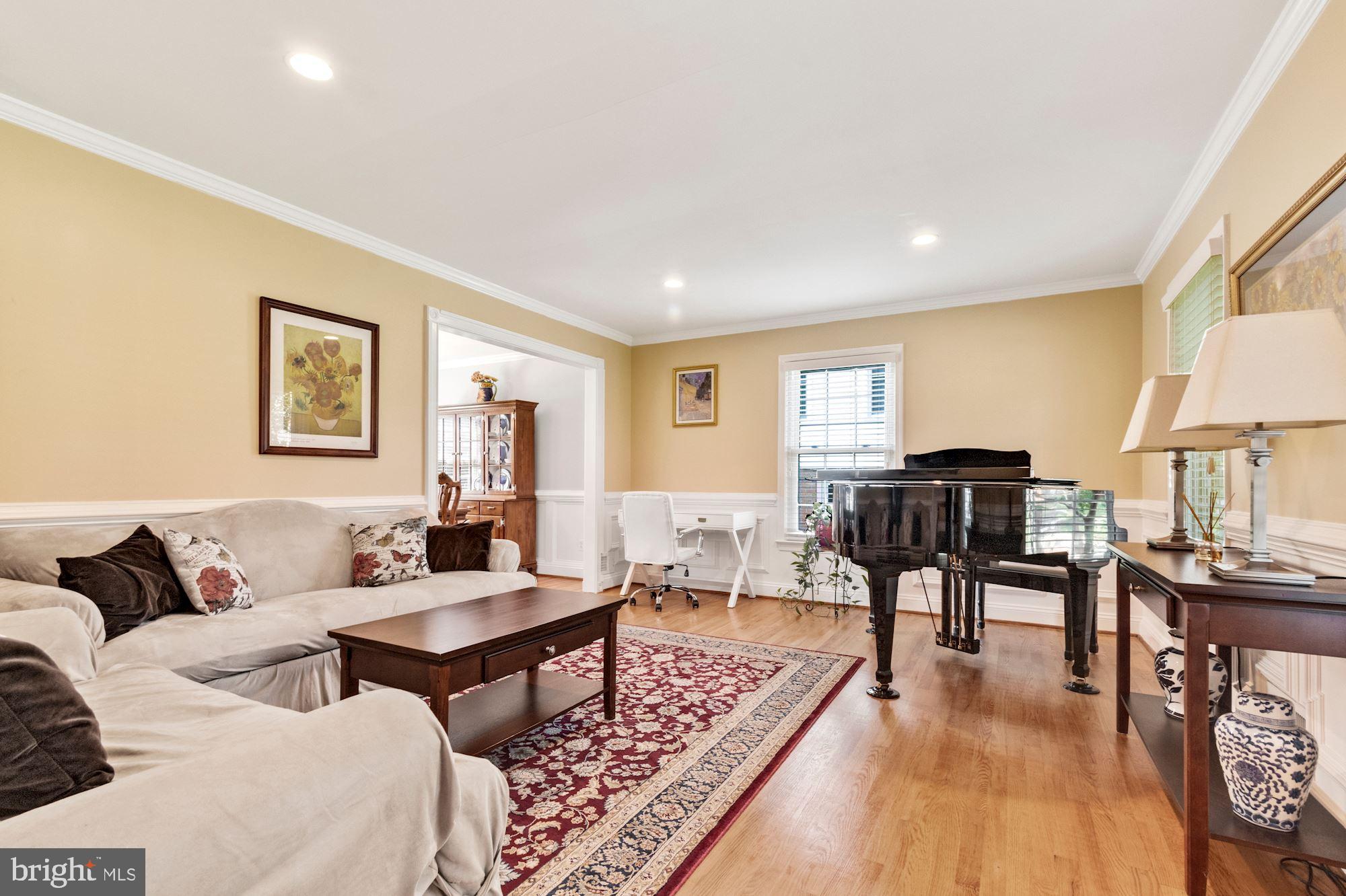 MONTGOMERY SQUARE - Residential Lease