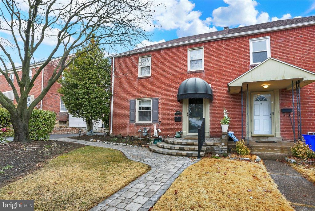 Photo of 2980 Croyden Road, HARRISBURG, PA 17104 (MLS # PADA2057286)