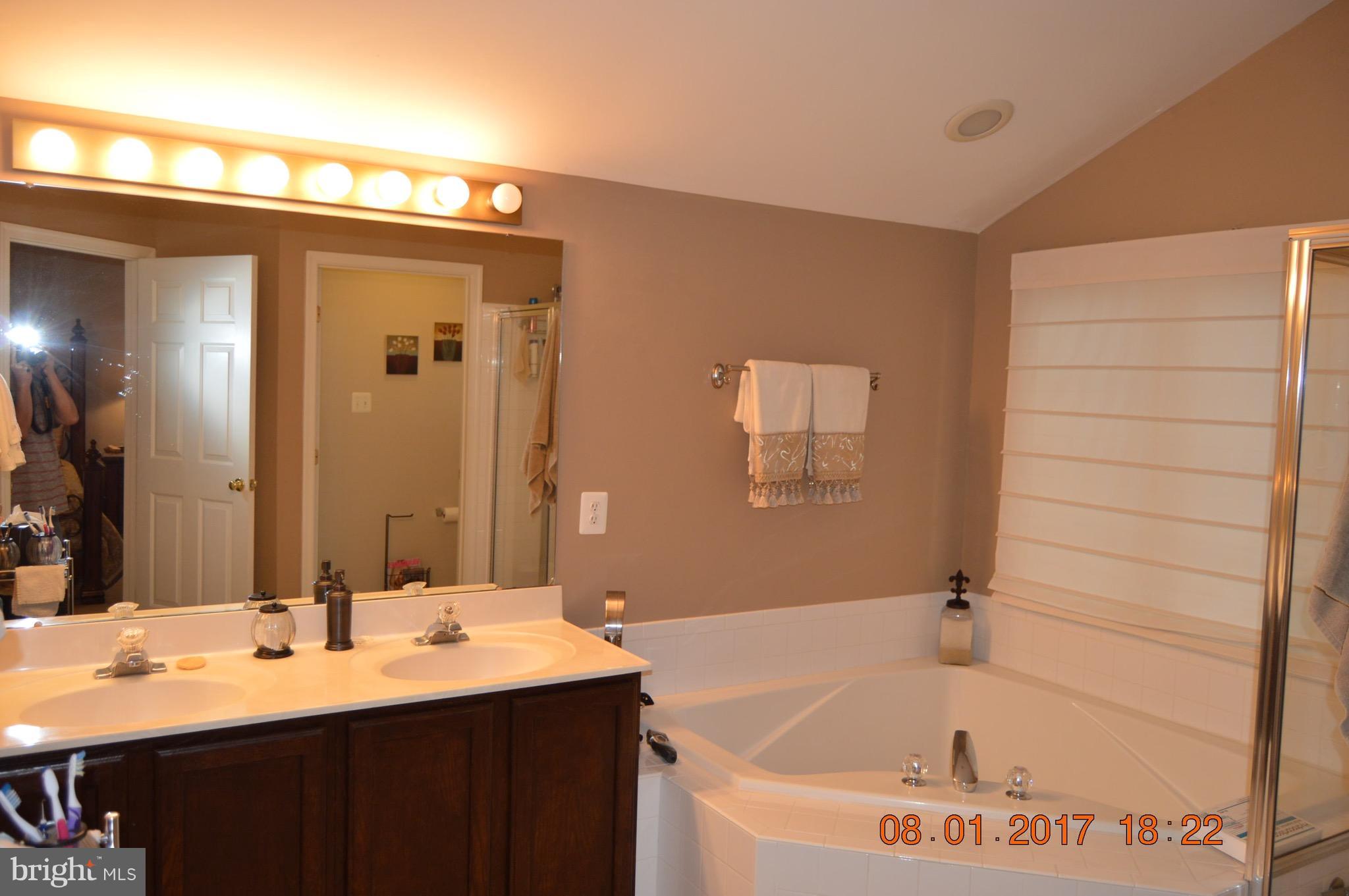 CROSS CREEK CLUB - Residential Lease