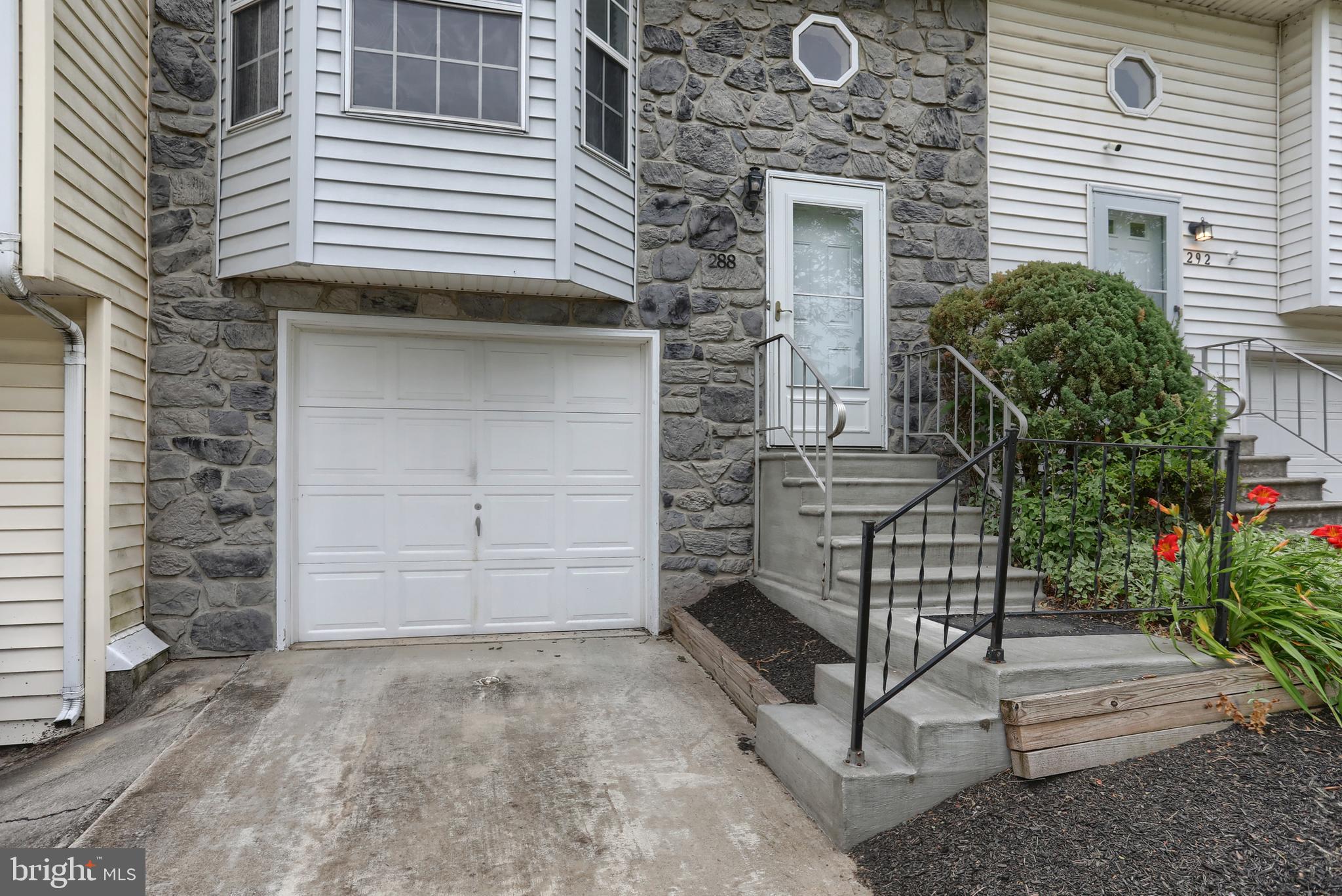 CHARTWOOD MANOR - Residential