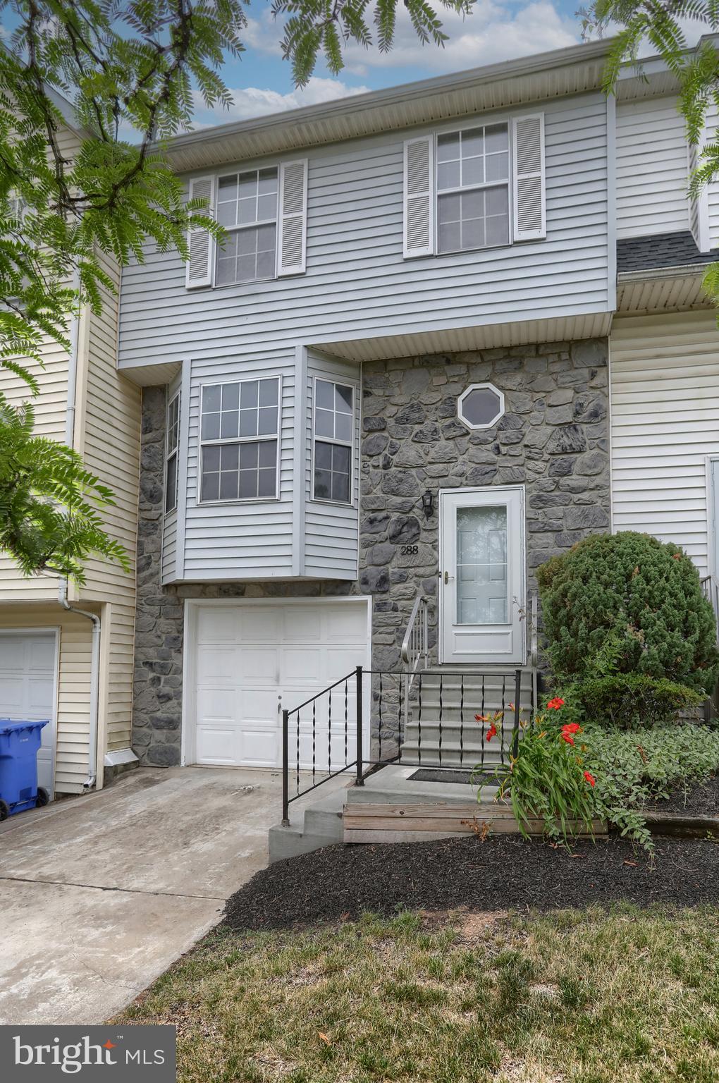 CHARTWOOD MANOR - Residential