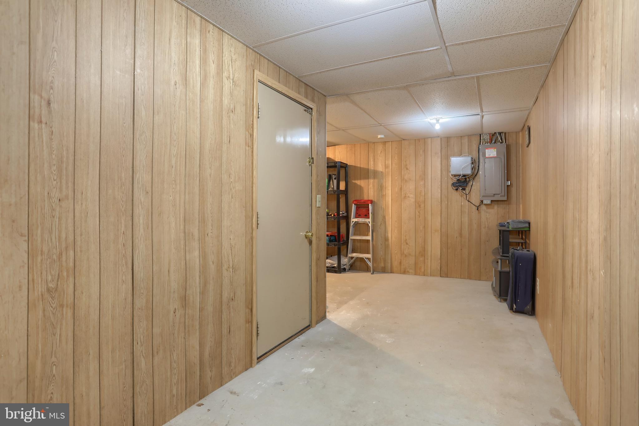 CHARTWOOD MANOR - Residential