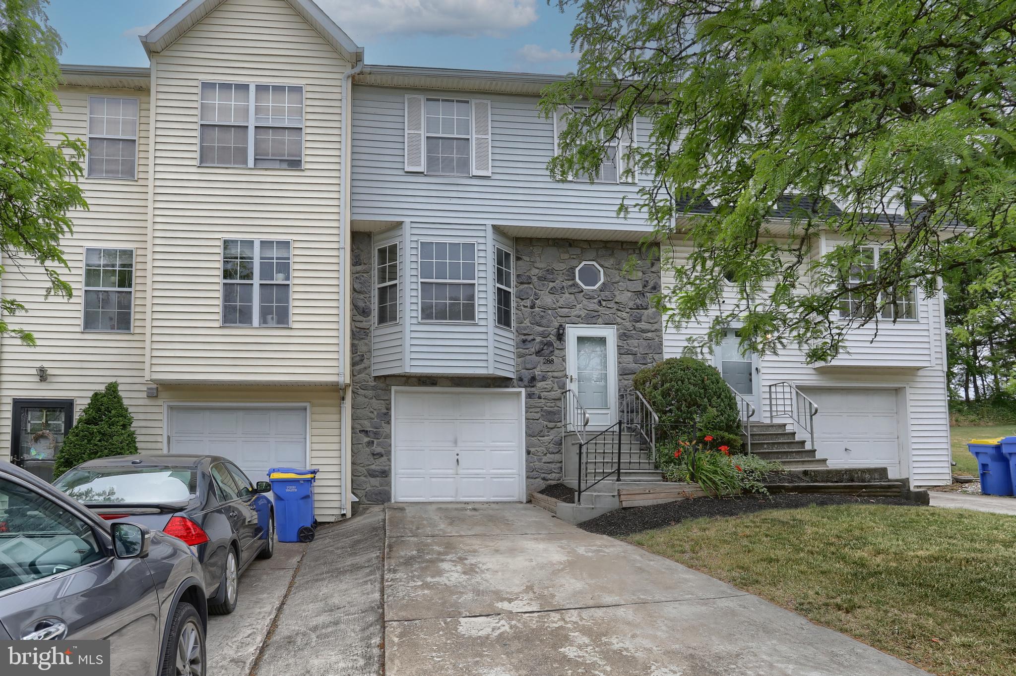 CHARTWOOD MANOR - Residential