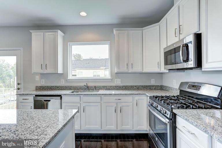 DAWKINS RIDGE/PEMBROOKE - Residential Lease