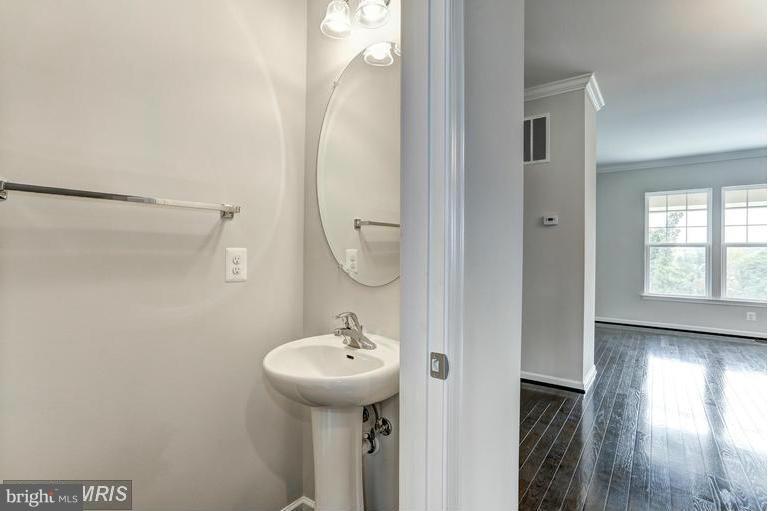 DAWKINS RIDGE/PEMBROOKE - Residential Lease