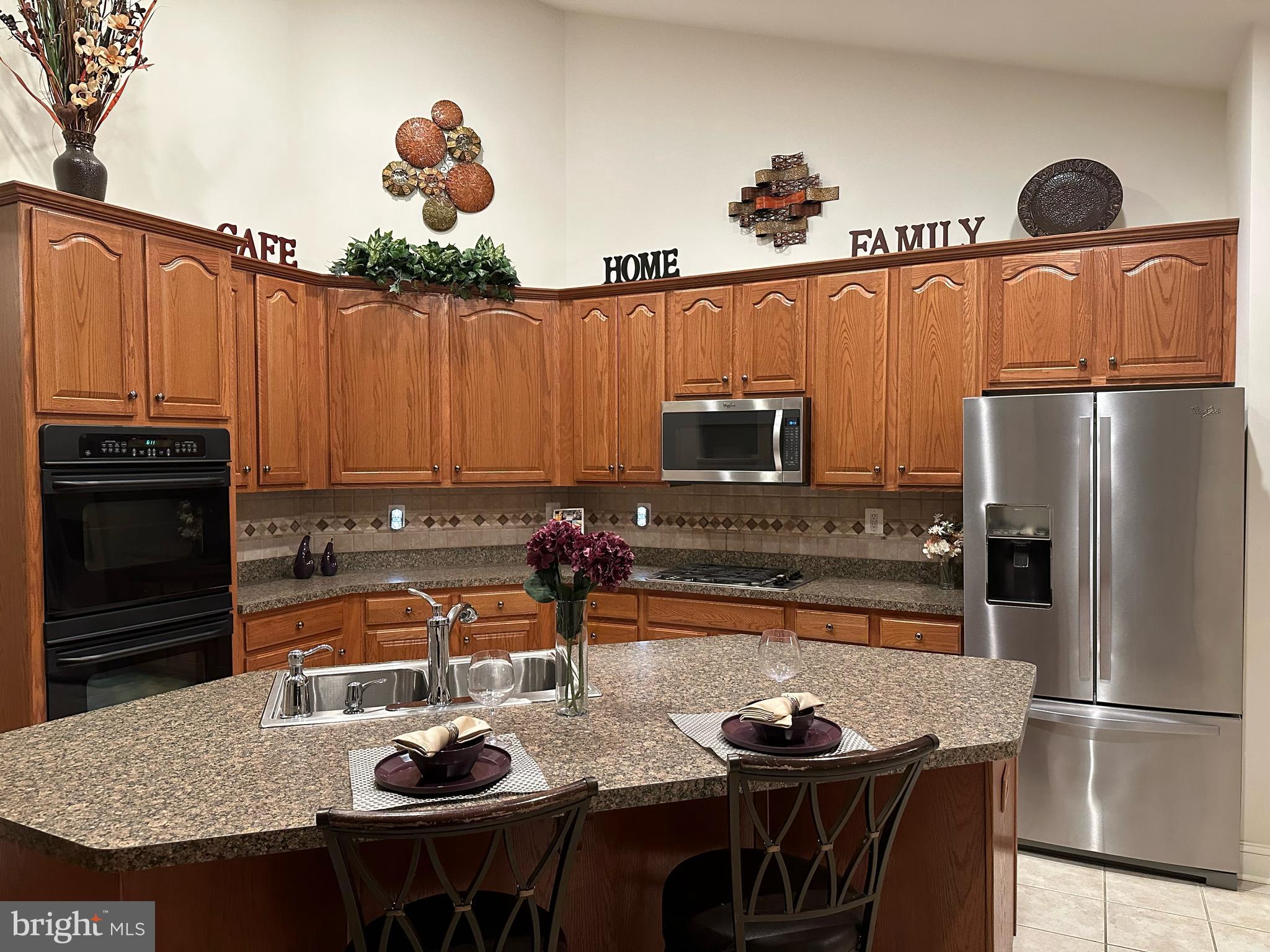 CENTRAL PARKE COLONIAL CHARLES - Residential