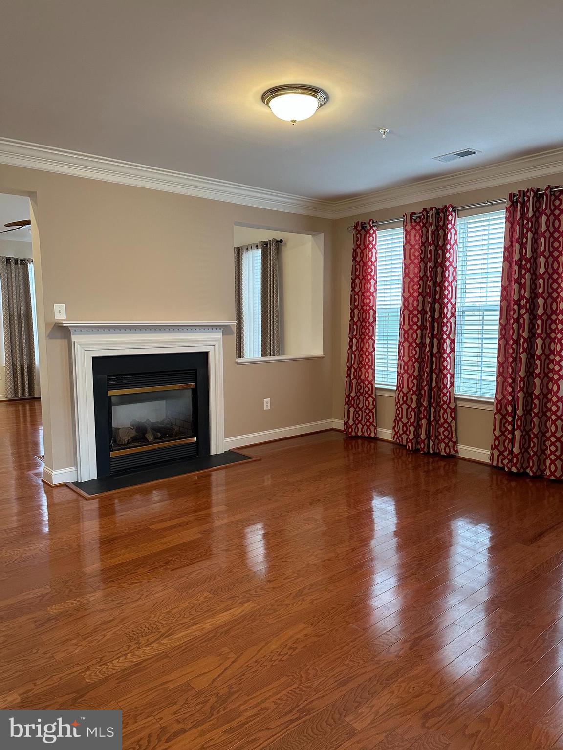 CENTRAL PARKE COLONIAL CHARLES - Residential