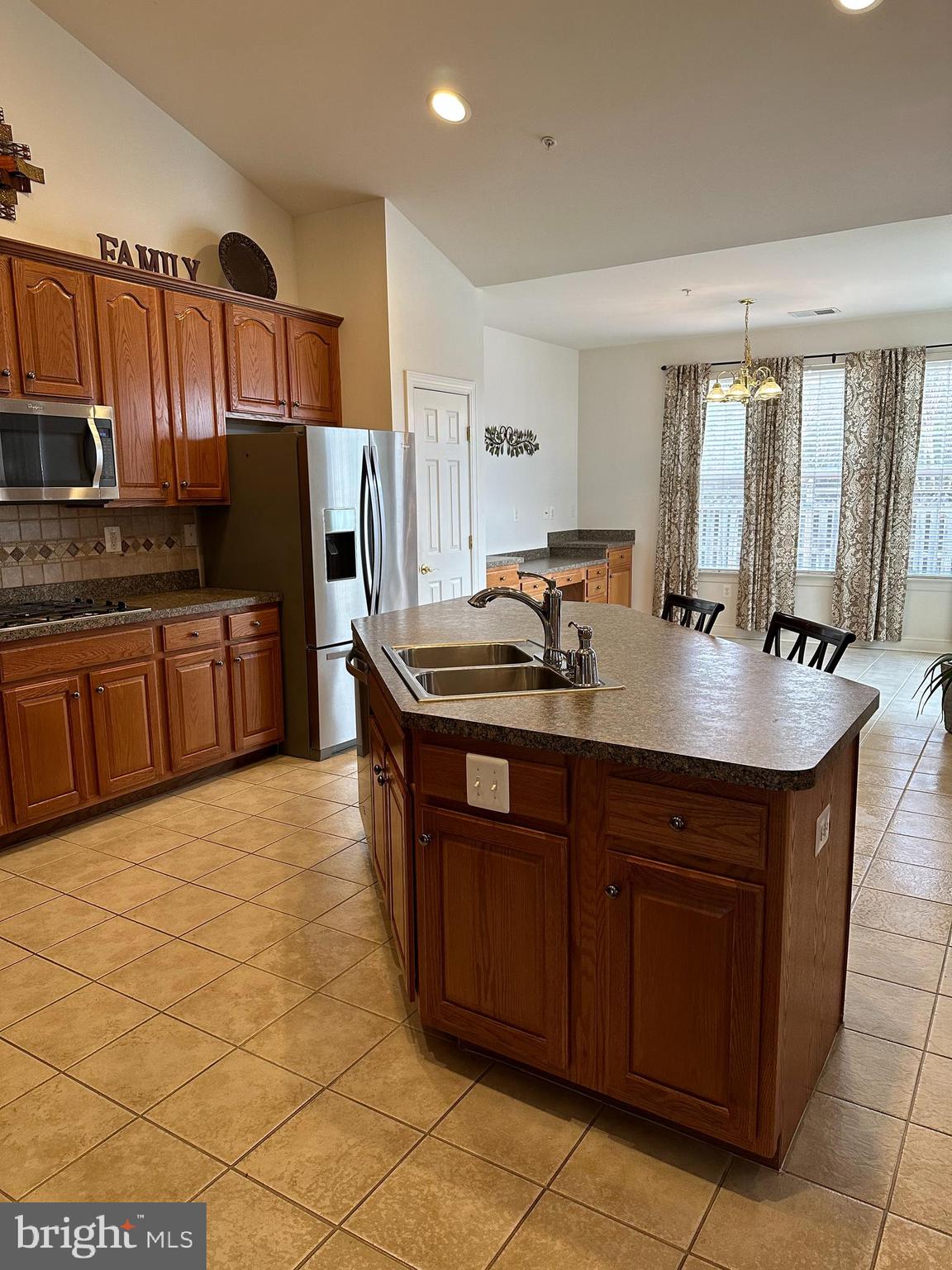 CENTRAL PARKE COLONIAL CHARLES - Residential